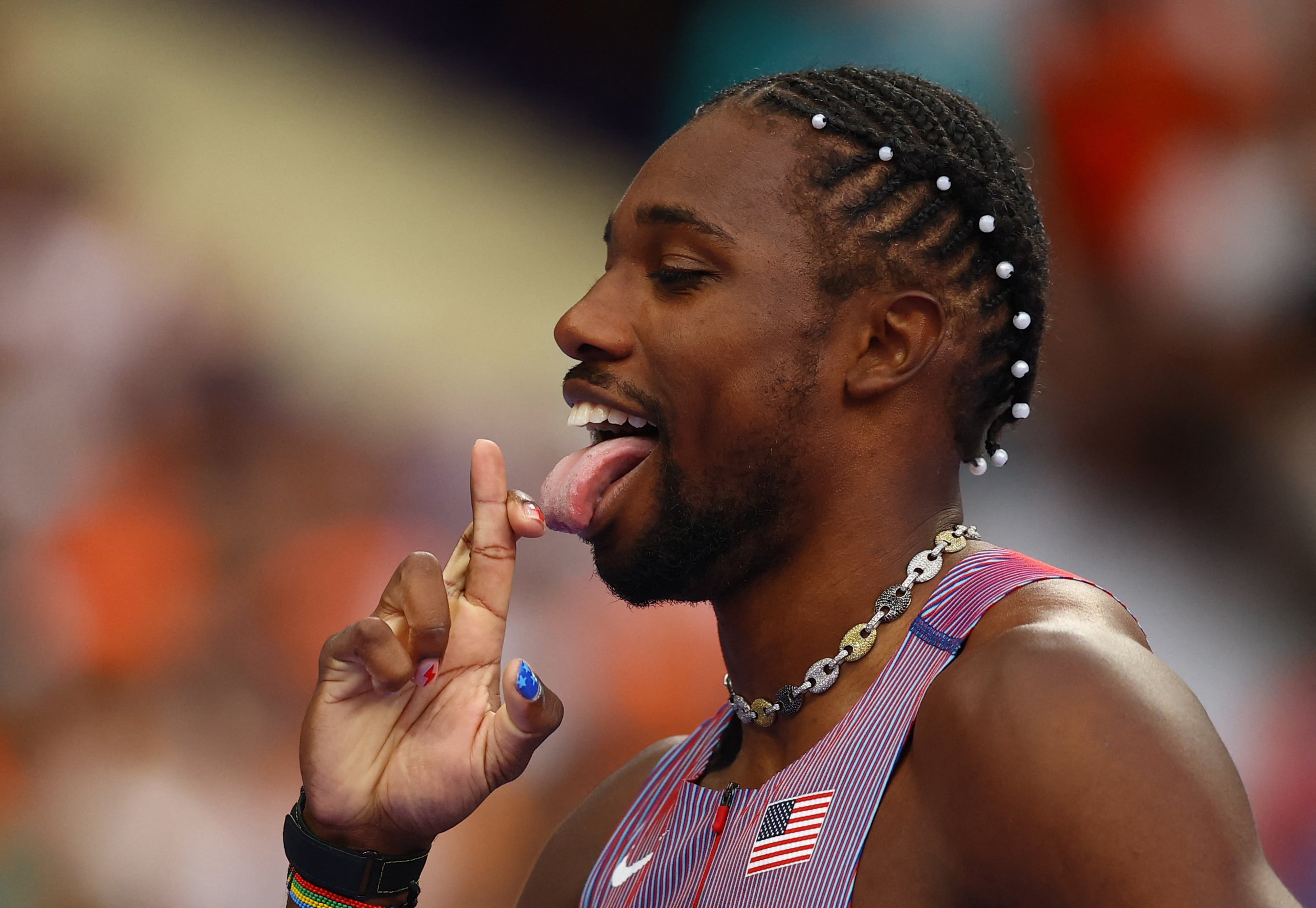 Paris 2024 Olympics - Athletics - Men's 200m Semi-Finals - Stade de France, Saint-Denis, France - August 07, 2024. Noah Lyles of United States before the start of semi-final 2 REUTERS/Kai Pfaffenbach