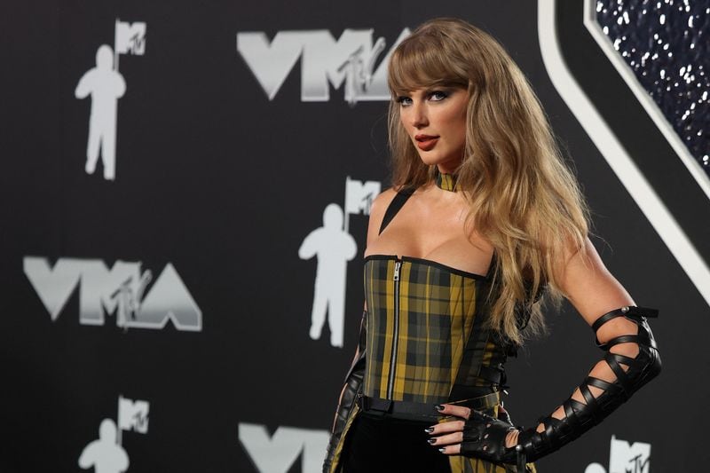 Taylor Swift reúne a amigos y celebridades en Holiday House para sus fiestas anuales del 4 de julio - (REUTERS/Andrew Kelly)