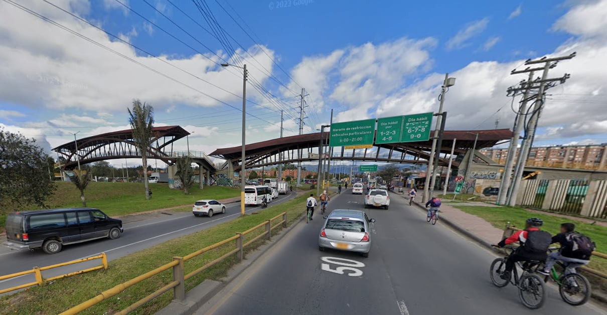La entrada y salida a Bogotá ubicada por la calle 80 (localidad de Engativá) al noroccidente de la ciudad presenta mayor movimiento en horas de la mañana por parte de los buses, vehículos de carga y automóviles que salen de la capital - crédito Google Maps