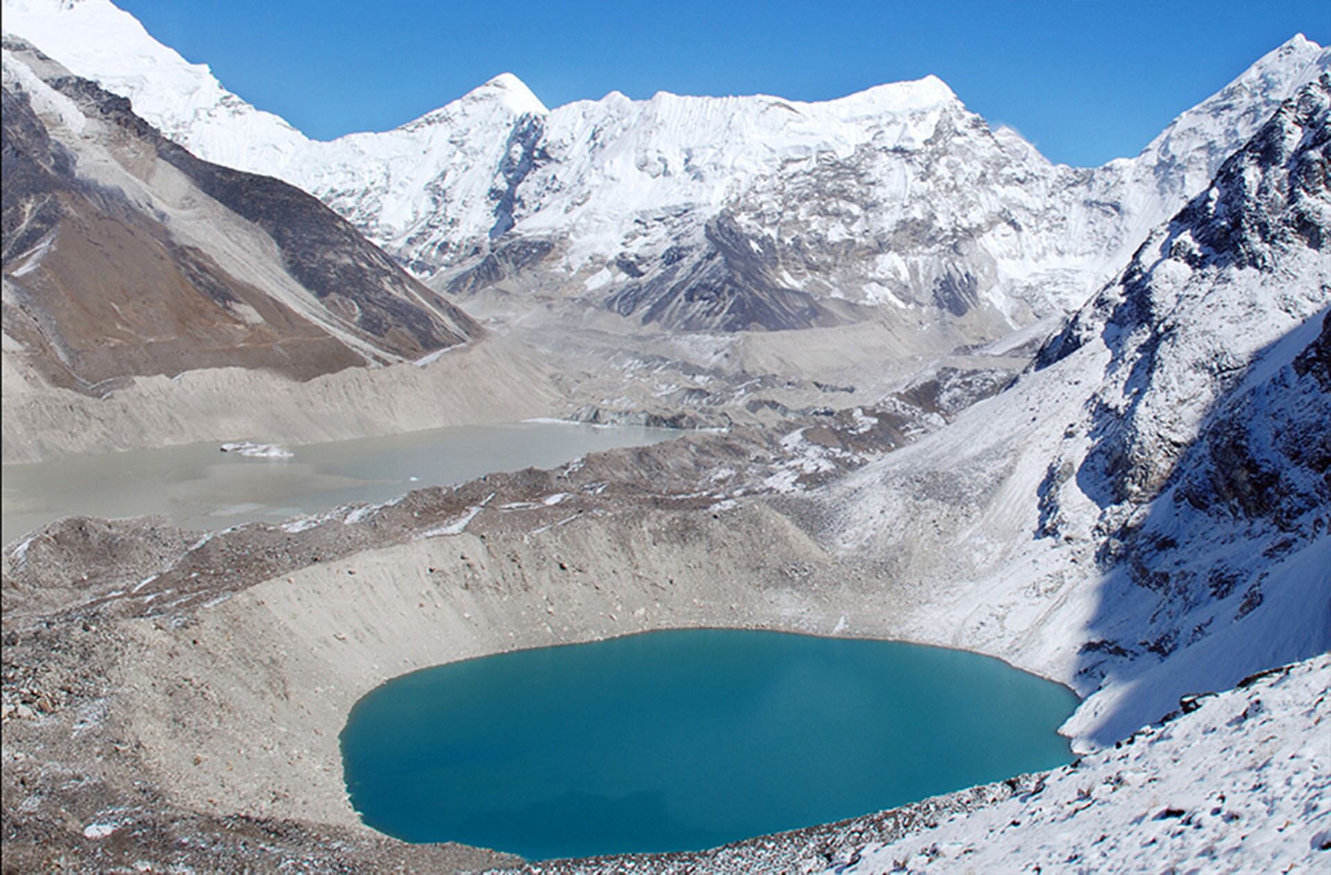 Algunos científicos consideran que la geoingeniería glaciar podría desincentivar la reducción de las emisiones de carbono, que contribuyen al problema del calentamiento/Archivo