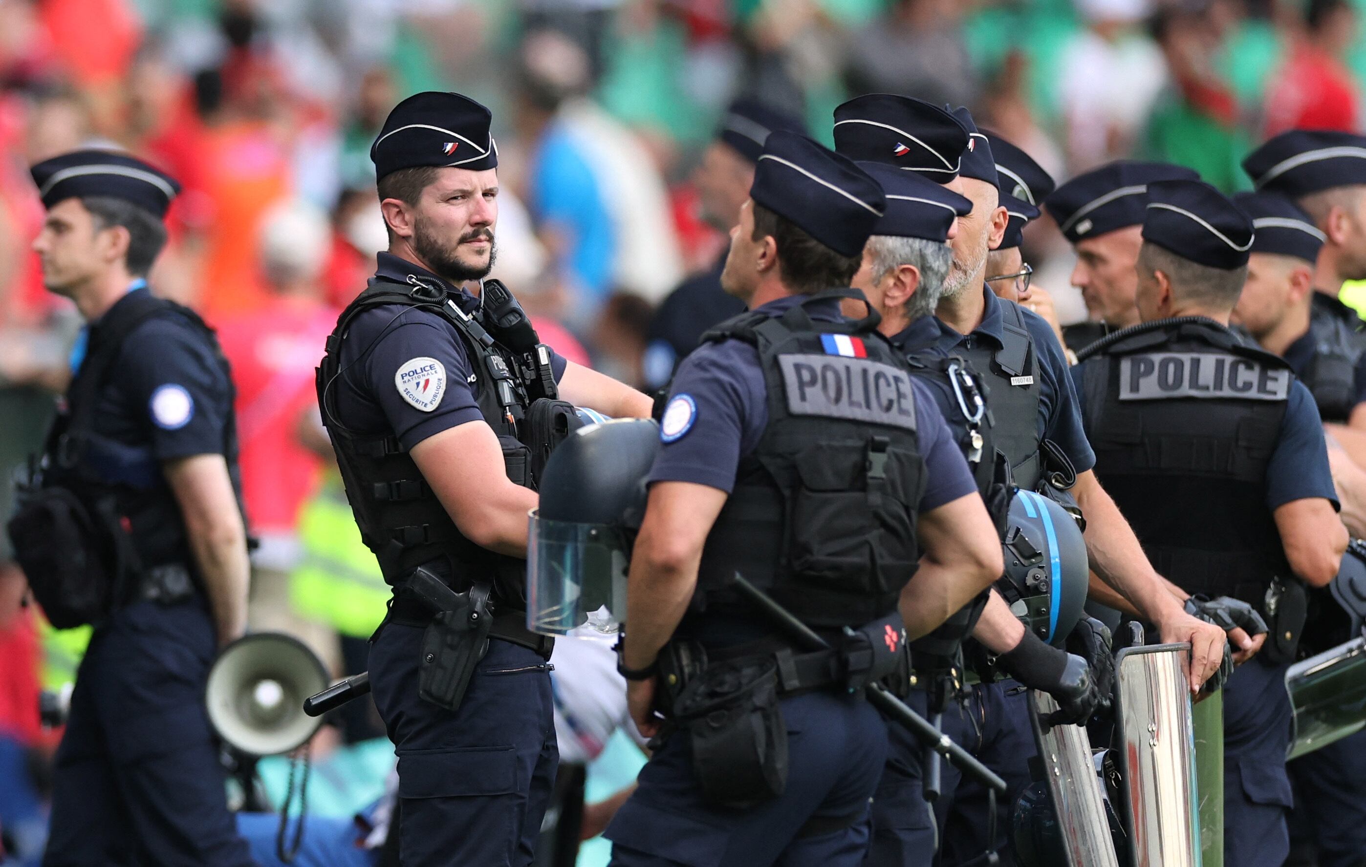 La policía de Francia tuvo trabajo en el inicio de los Juegos Olímpicos tras el escandaloso final en el partido Argentina-Marruecos en Saint-Éttiene (REUTERS/Thaier Al-Sudani)