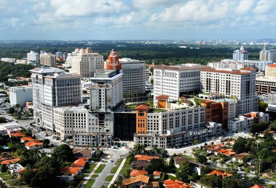 The Plaza Coral Gables, en Miami, exclusivo complejo propiedad del empresario mexicano Juan Francisco Beckmann