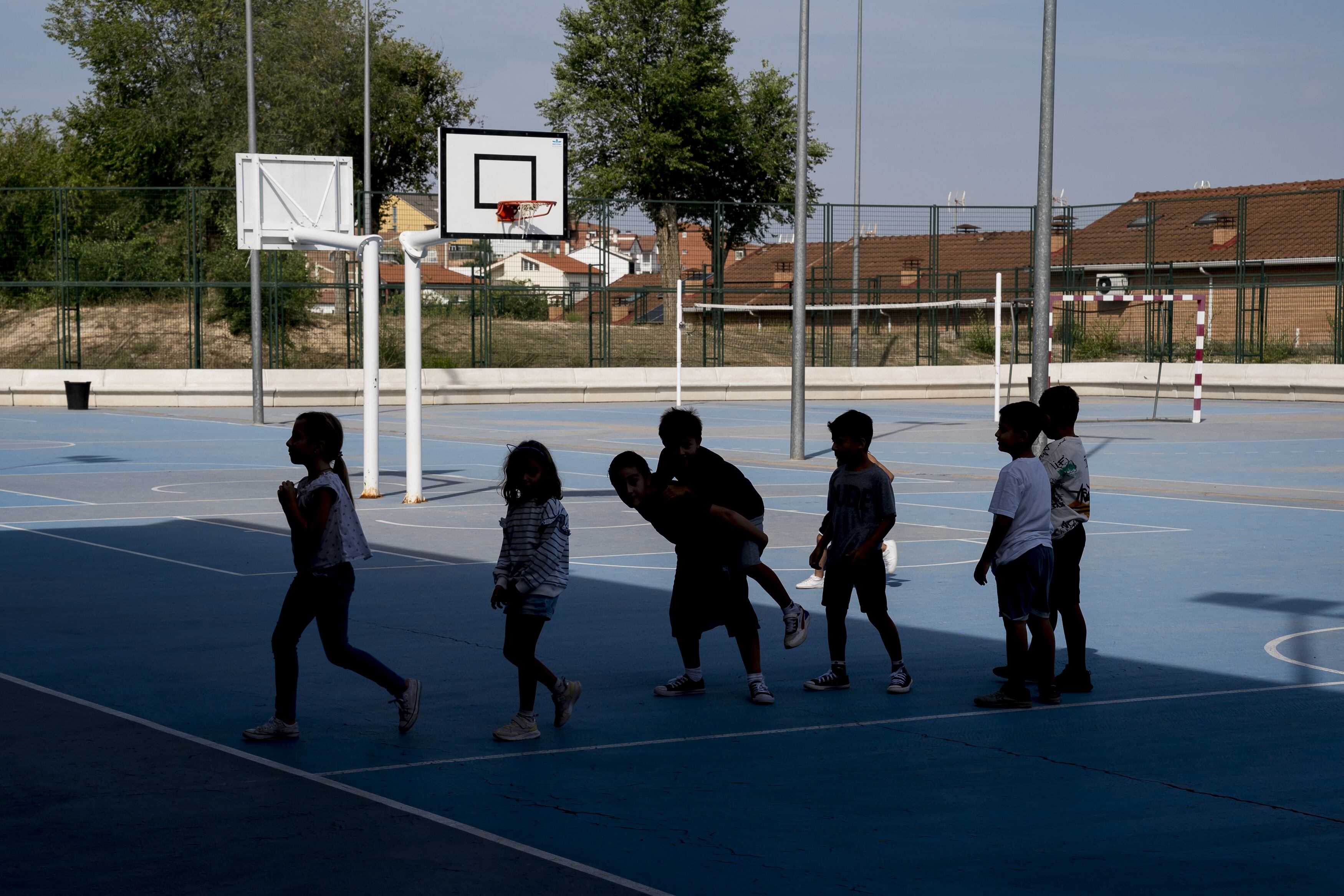 Niños en el Colegio público de Educación Infantil y Primaria San Juan Bautista. (A. Pérez Meca/Europa Press)
