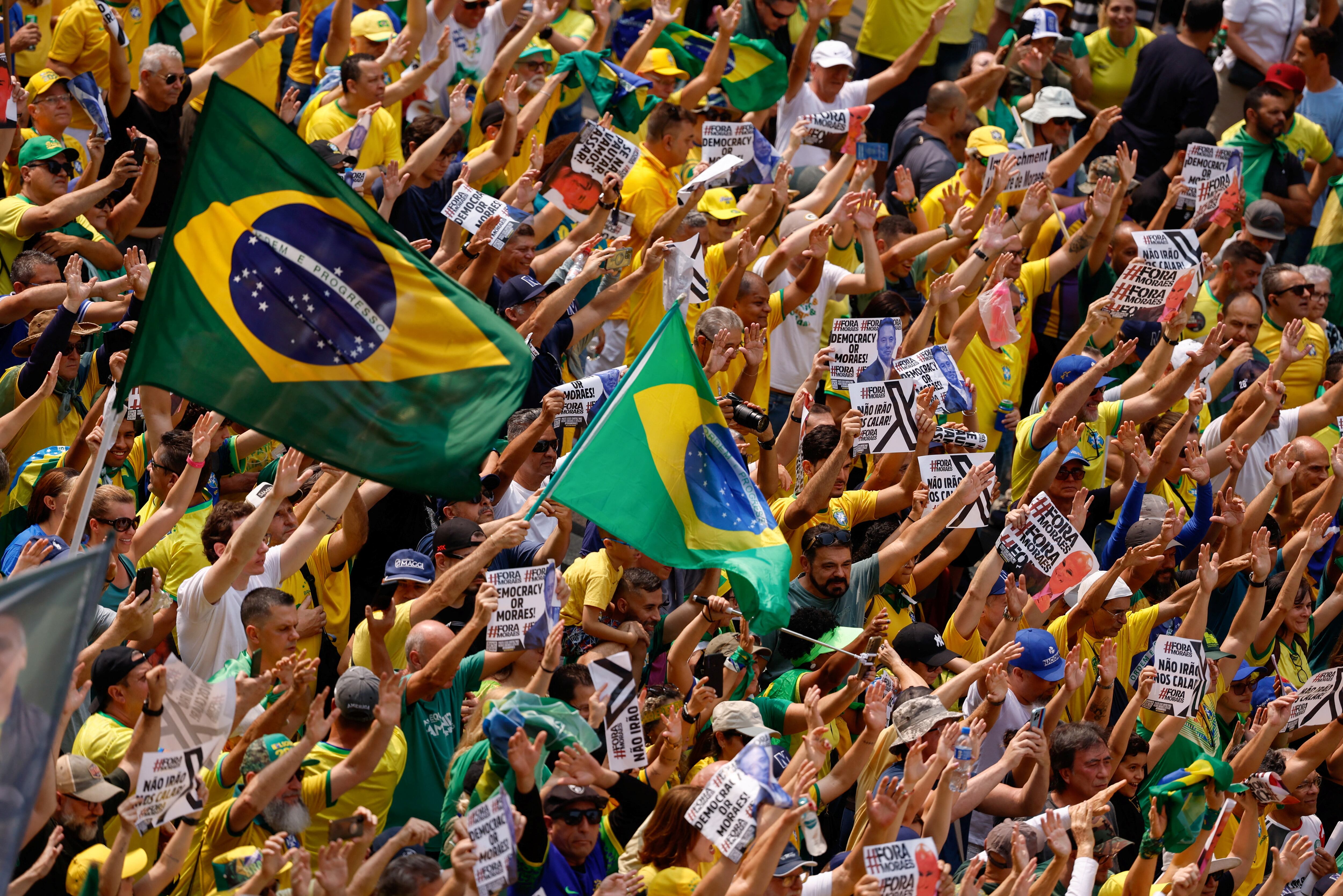 Manifestantes asisten a una protesta contra el Tribunal Supremo de Brasil el Día de la Independencia en la Avenida Paulista de San Pablo este 7 de septiembre de 2024 (REUTERS/Carla Carniel)