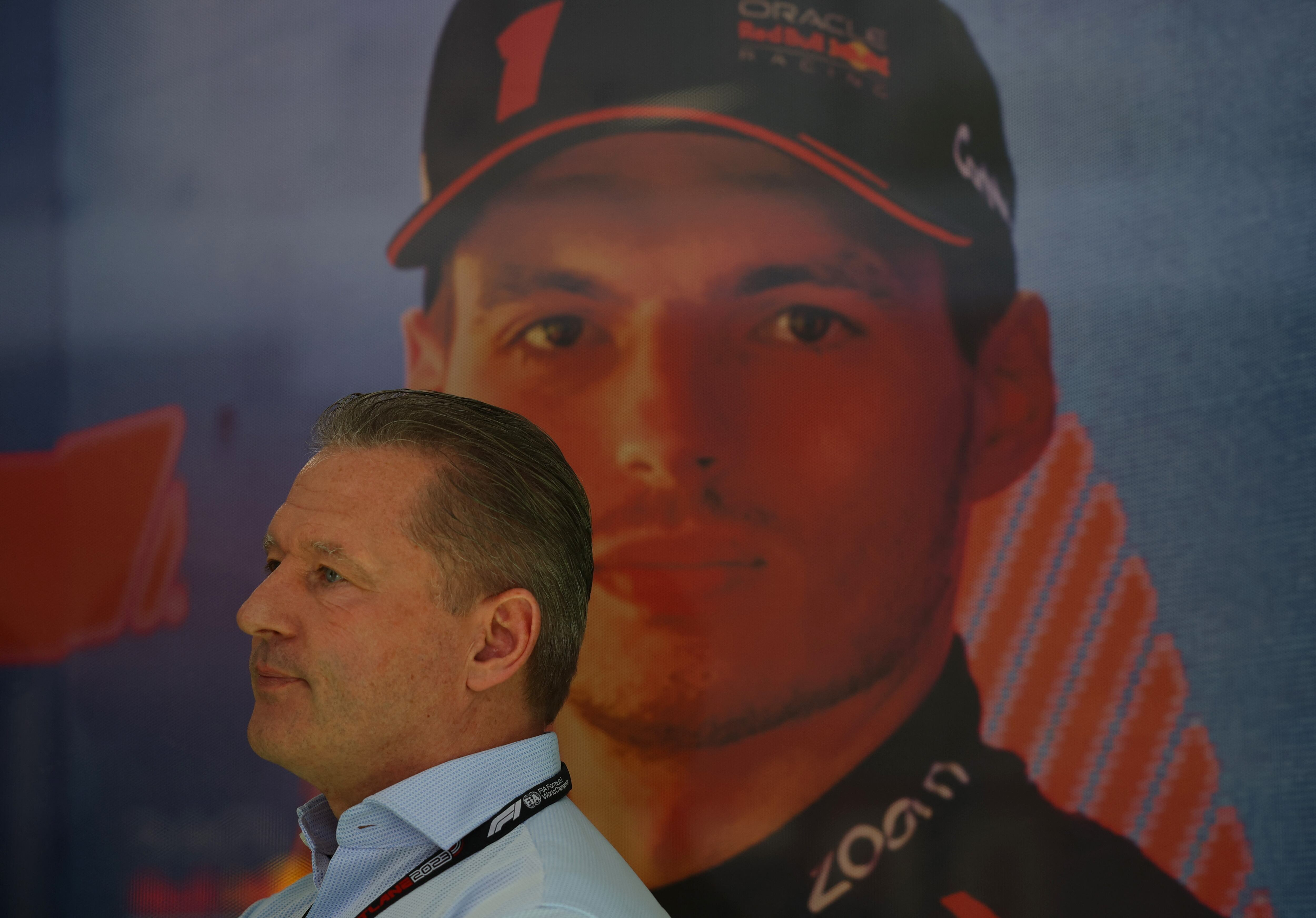 Jos Verstappen, padre de Max, el piloto campeón de la Fórmula 1, volvió a lanzar dardos contra Christian Horner, dueño de la escudería Red Bull (REUTERS/Brian Snyder)