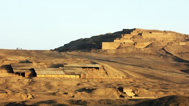 Descubre cómo diferentes civilizaciones prehispánicas dejaron su huella en Pachacamac, un sitio cargado de espiritualidad y misterio.
Foto: Gobierno del Perú