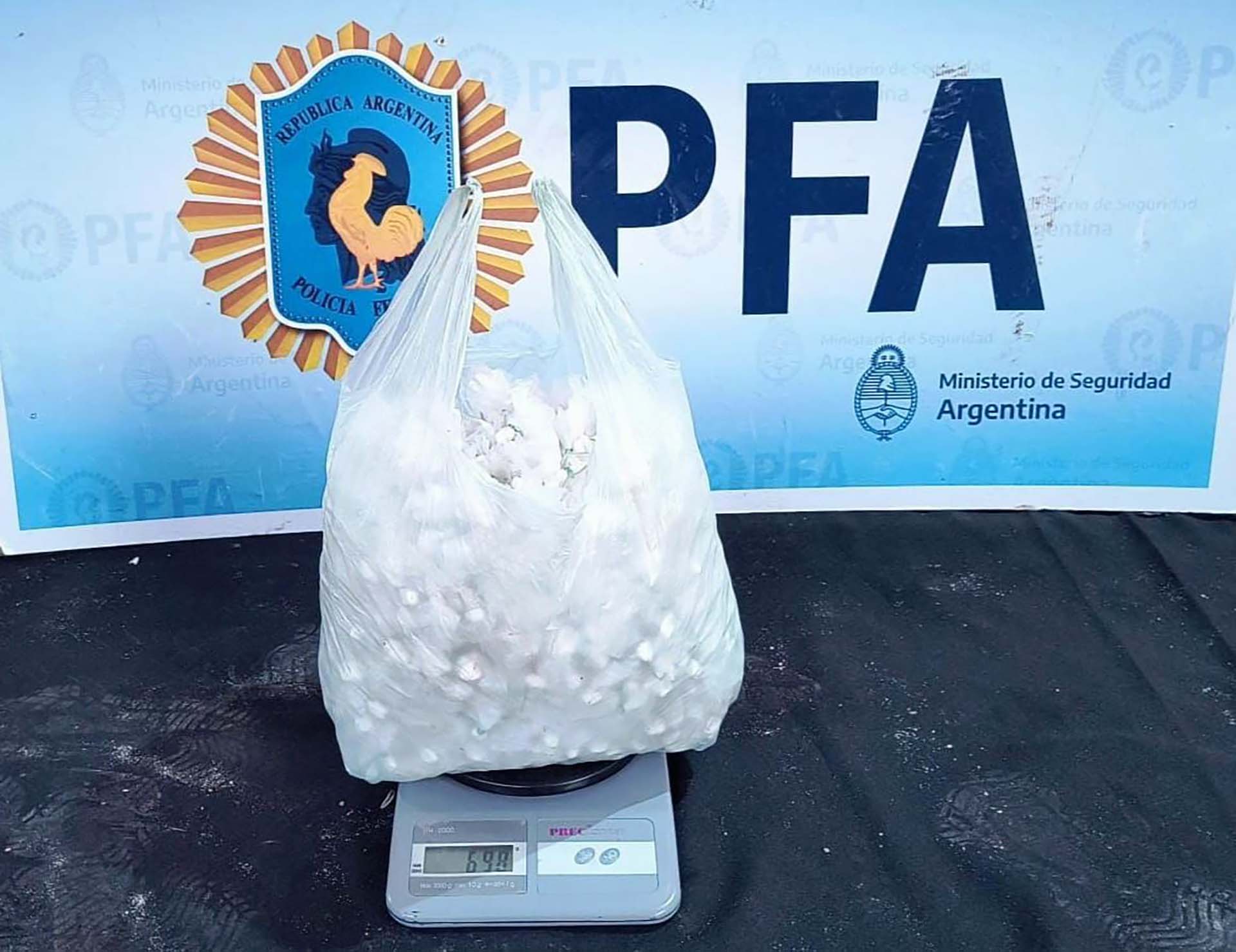 La PFA desarticuló un búnker de drogas