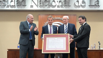 La Universidad Nacional de La Matanza otorgó el título de Doctor Honoris Causa a Martín Redrado