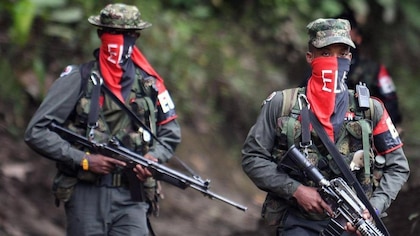 En imágenes: guerrilleros del ELN se tomaron la vía Panamericana entre Cali y Popayán