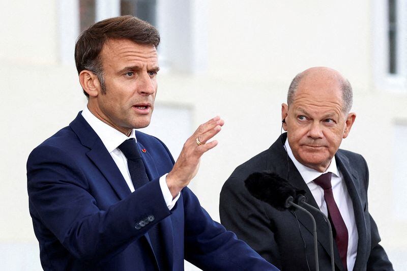 El presidente francés Emmanuel Macron y el canciller alemán Olaf Scholz (REUTERS/Liesa Johannssen)