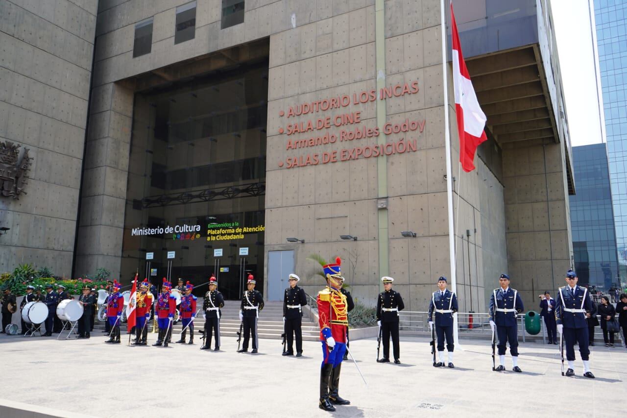 Velorio de Alberto Fujimori en el Ministerio de la Cultura