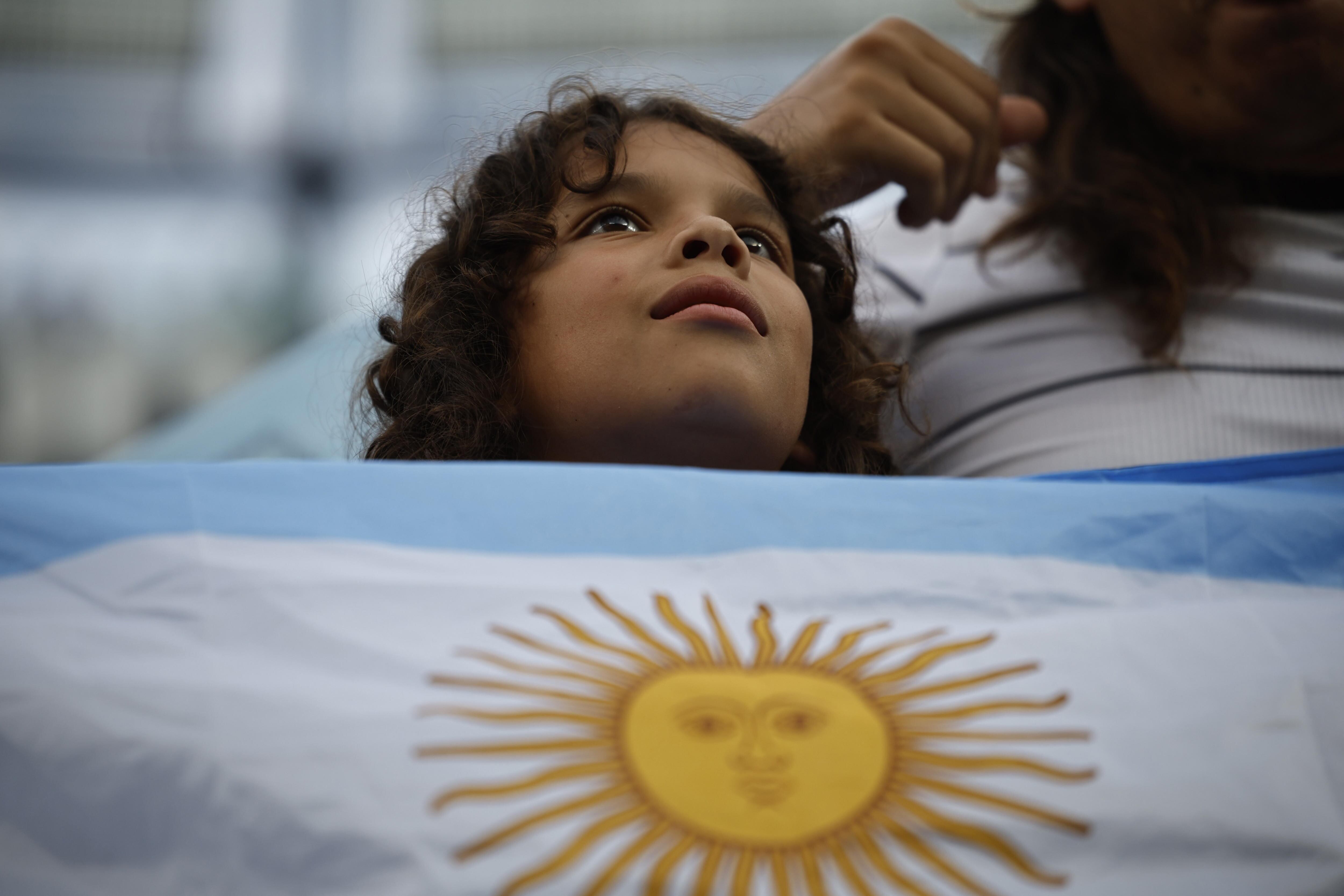 Un joven aficionado argentino a pura ilusión
