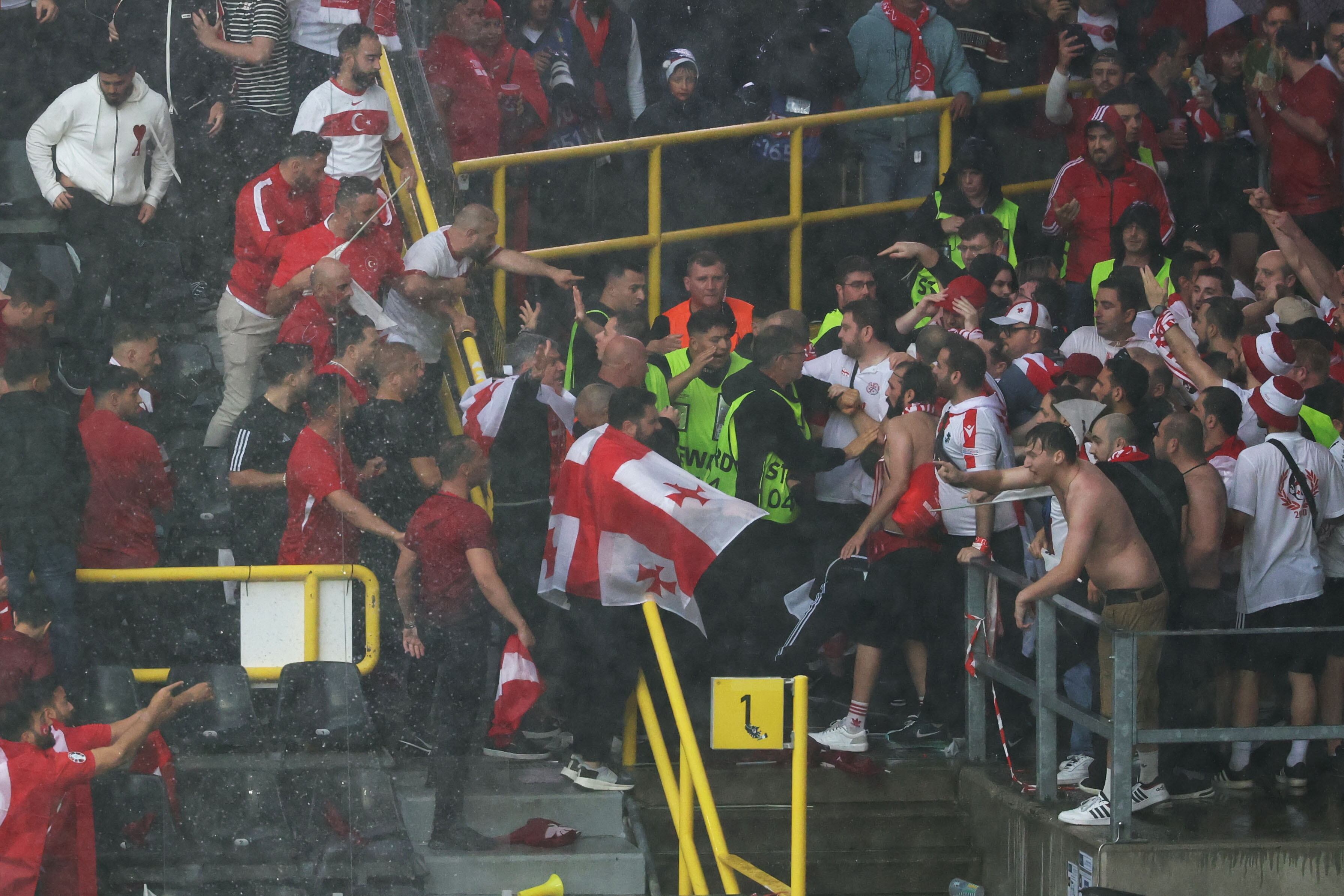 Postal del los incidentes en Dortmund (EFE/EPA/FRIEDEMANN VOGEL)