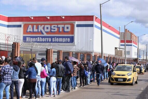 Esta es tu oportunidad de formar parte de reconocidas marcas del retail, con roles que abarcan desde el área de alimentos hasta la seguridad. Una chance única para aportar a su crecimiento mientras construyes tu camino profesional en una firma prestigiosa - crédito Colprensa