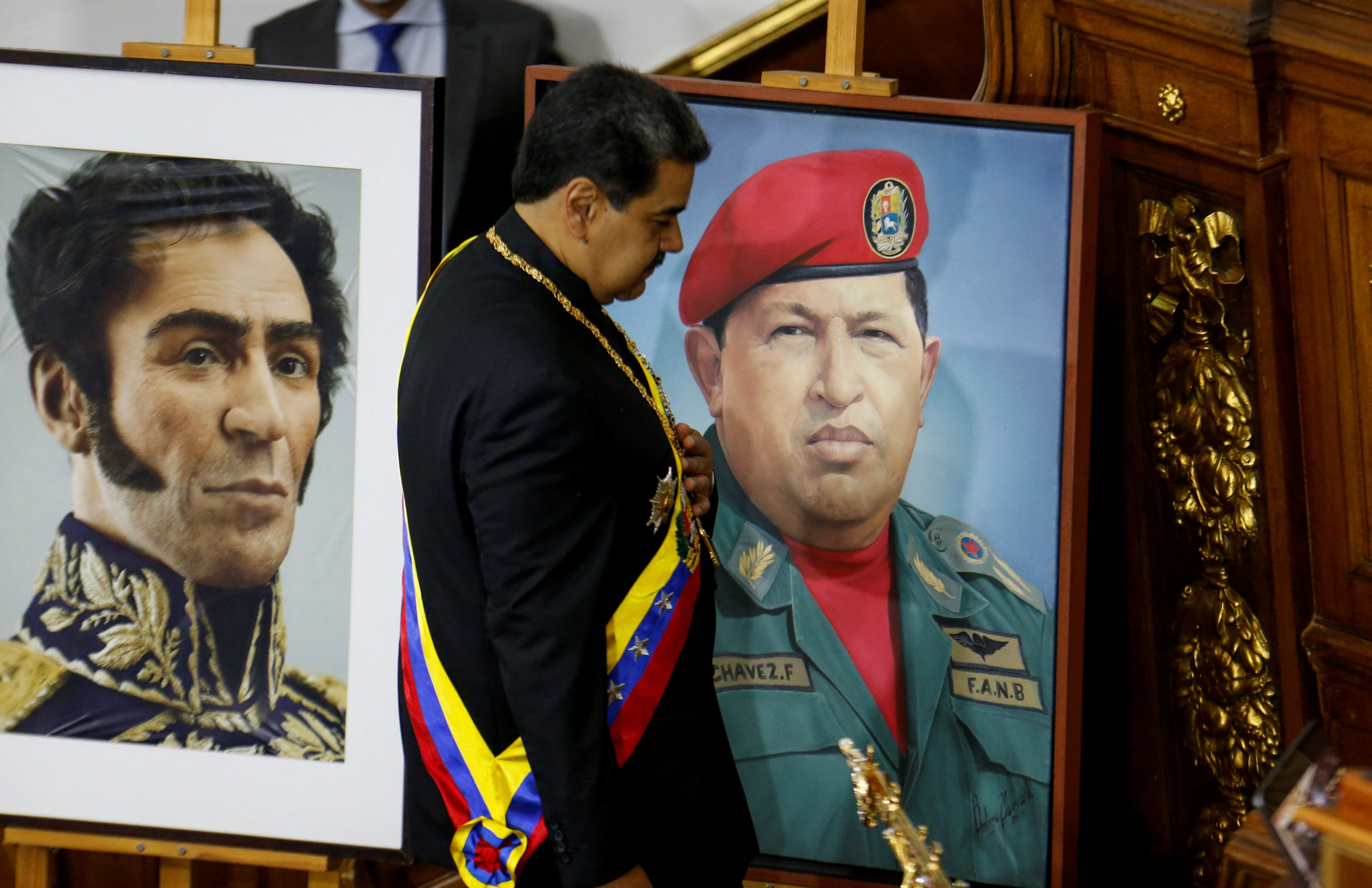 Maduro fue ungido por Chávez para ser sucesor antes de su muerte en 2013 (REUTERS/ARCHIVO)