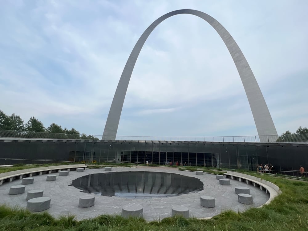 El monumento más alto de Estados Unidos: un arco de 200 metros que conmemora uno de los episodios históricos más importantes del país