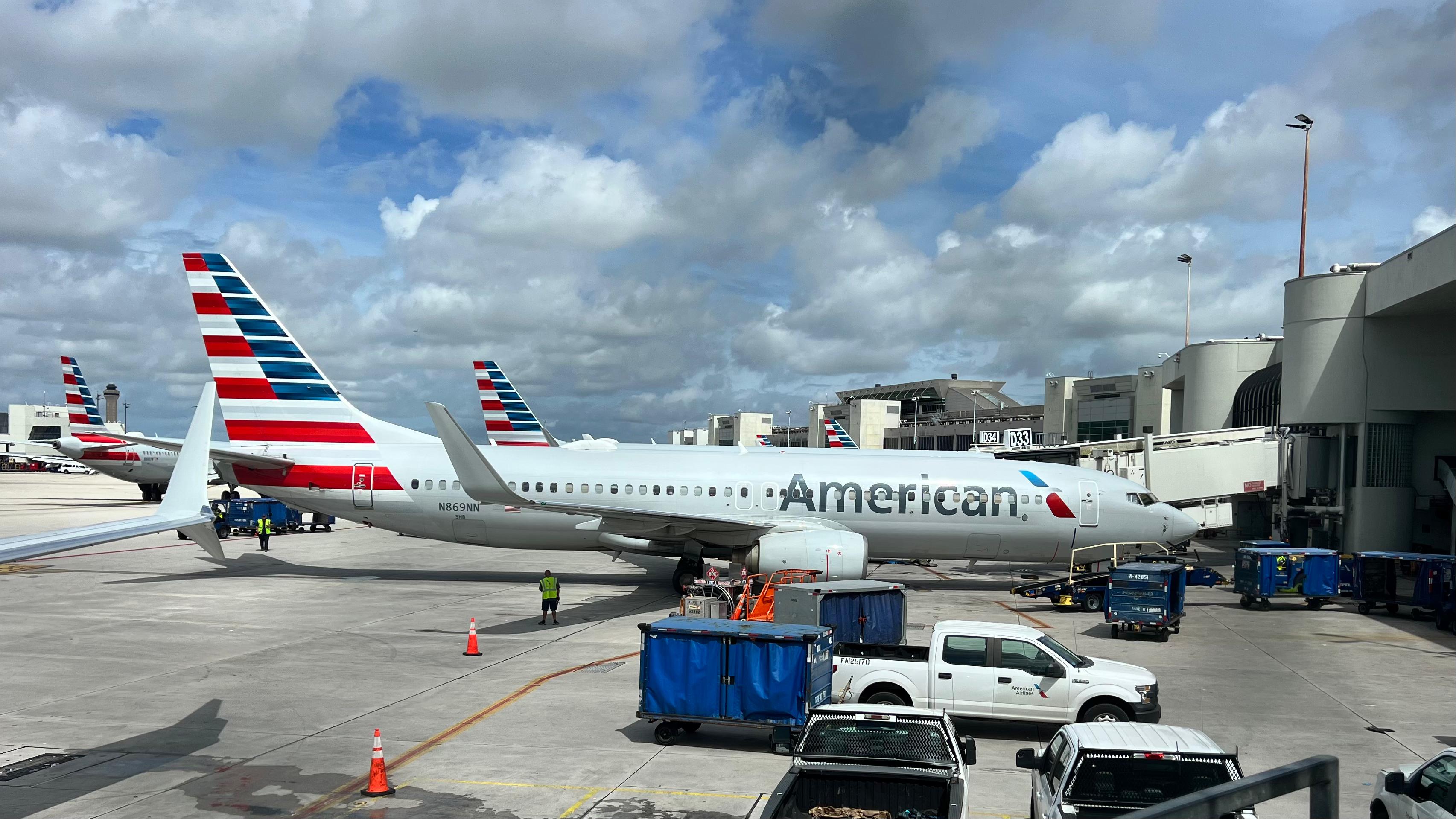 Un avión de American Airlines en el Aeropuerto de Miami