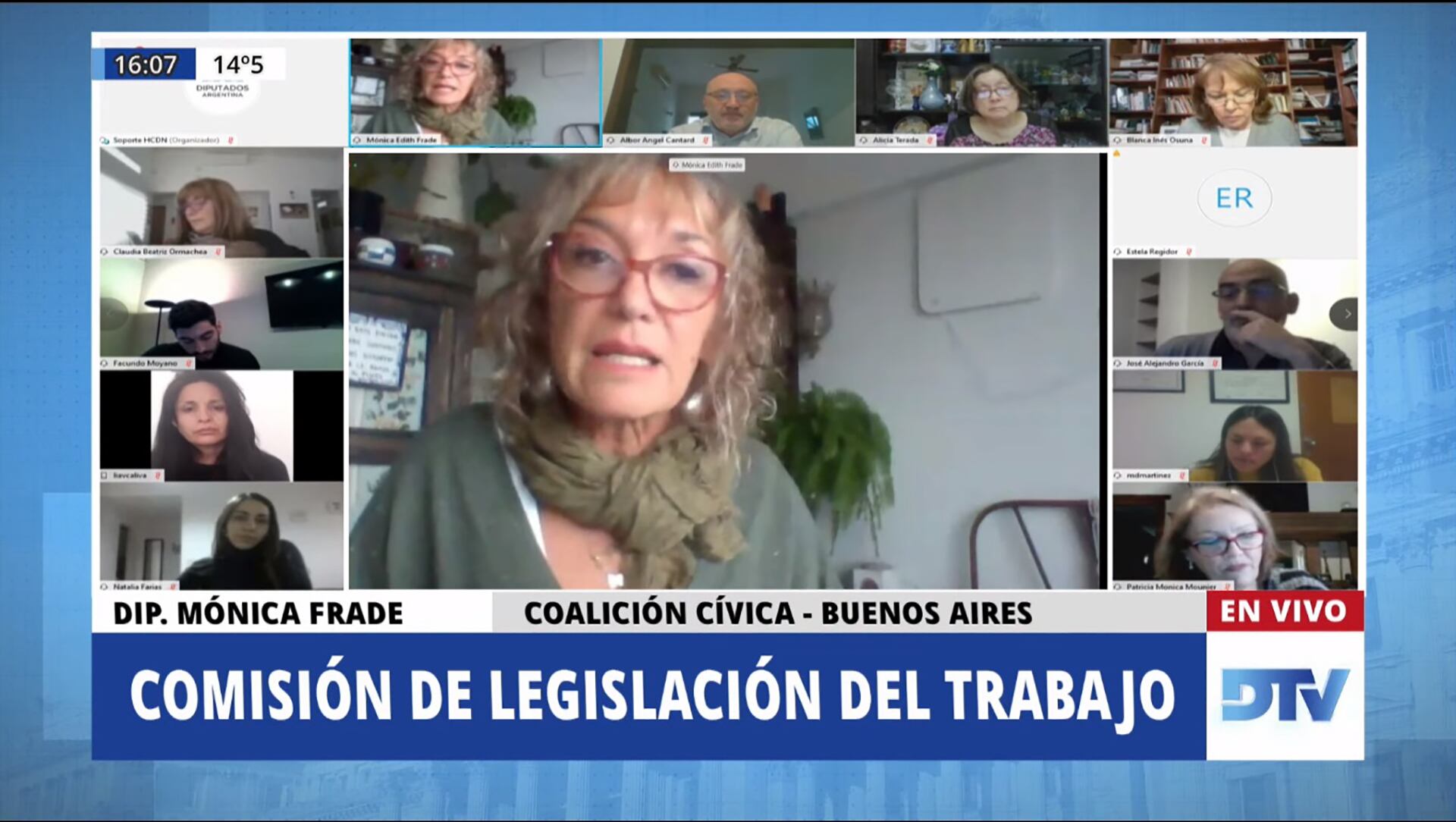 Mónica Frade, diputada de la Coalición Cívica, habla sobre el teletrabajo en la reunión de la Comisión de Legislación del Trabajo