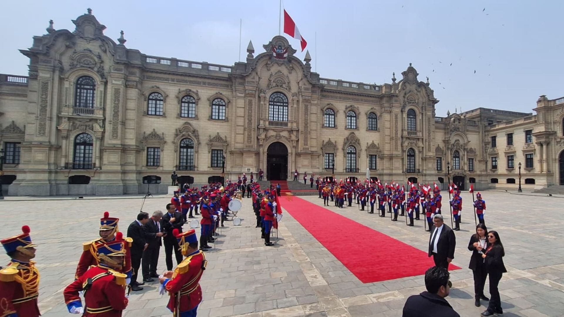 Palacio de Gobierno se prepara para la llegada de los restos de Alberto Fujimori (Foto: Renato Silva / Infobae)