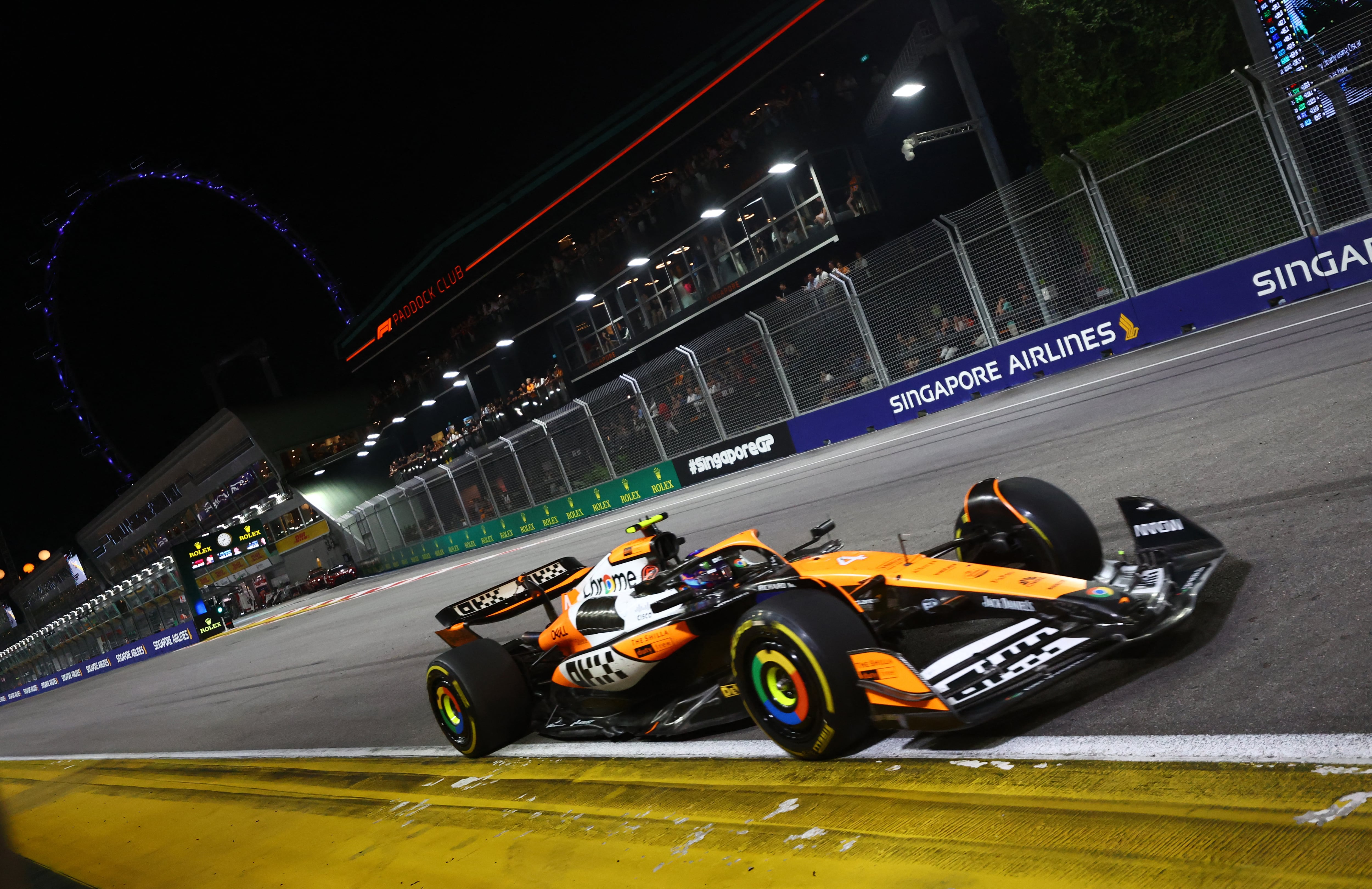 Formula One F1 - Singapore Grand Prix - Marina Bay Street Circuit, Singapore - September 22, 2024 McLaren's Lando Norris in action during the race REUTERS/Edgar Su