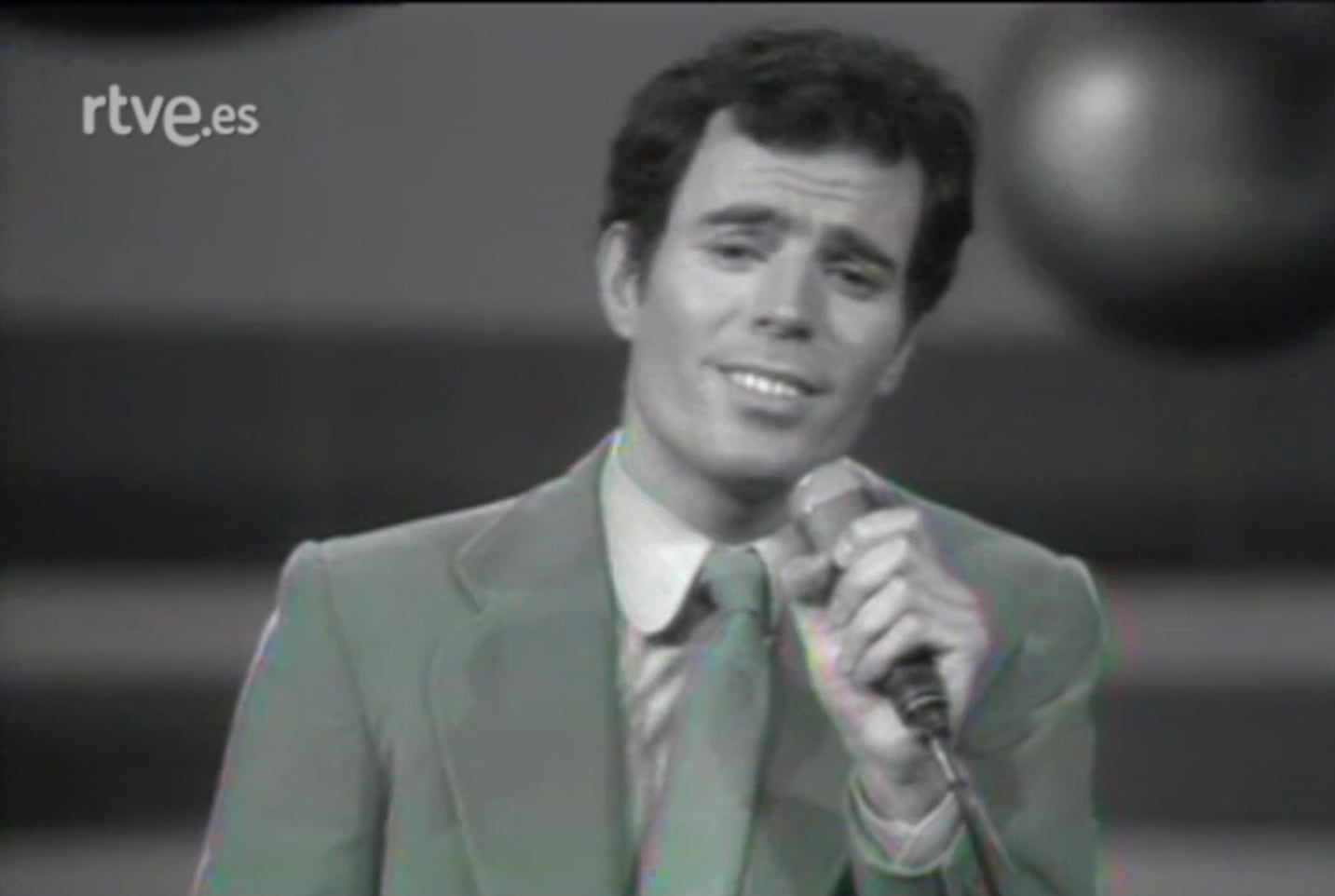 Julio Iglesias durante Eurovisión 1979 (RTVE.COM)