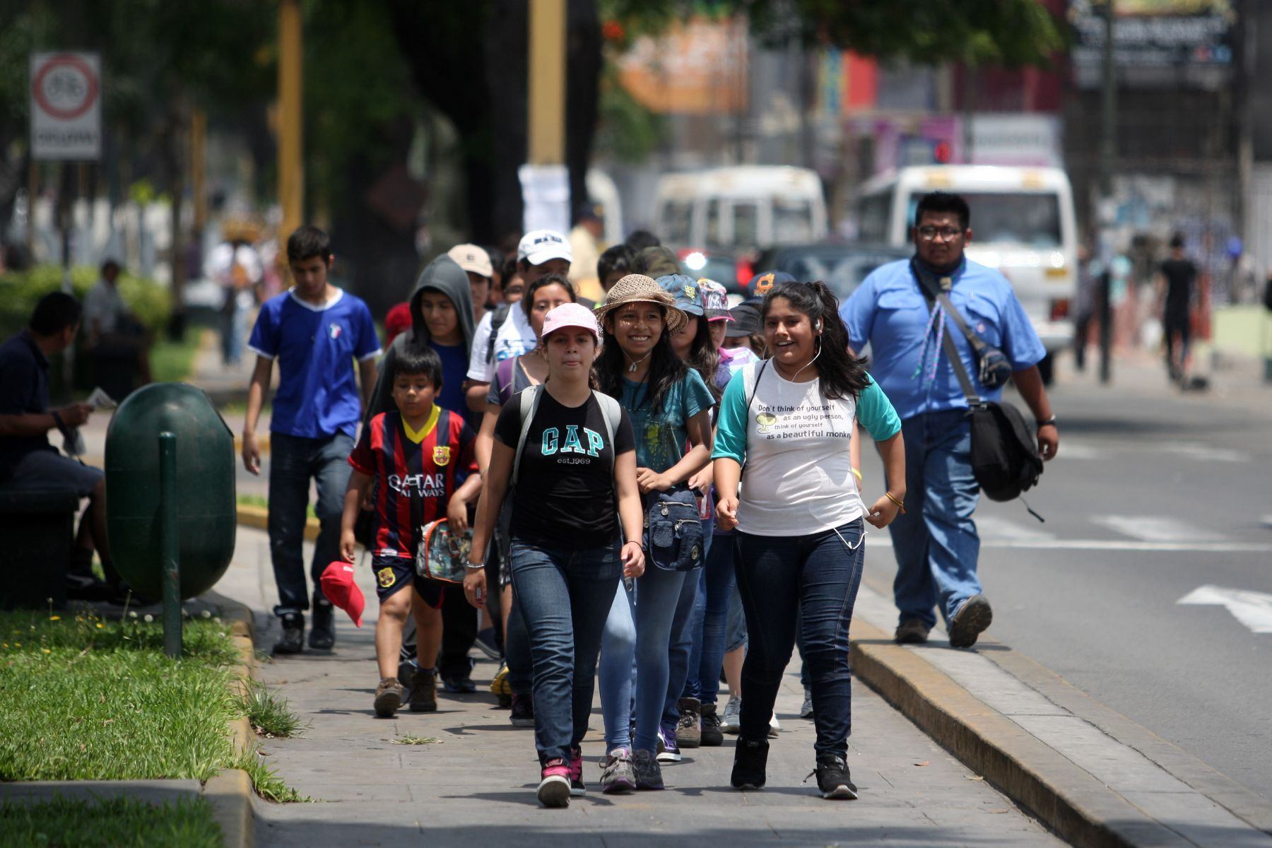 La entidad explicó que estas condiciones climatológicas se deben al debilitamiento de los vientos del sur. (Foto: Andina)