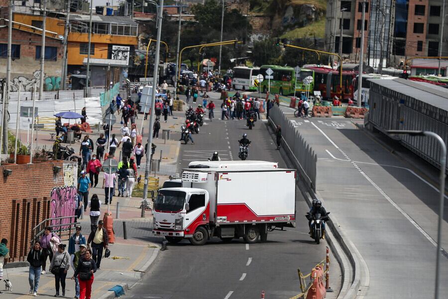 Los bloqueos de esta jornada se vieron marcados por la intervención del Undmo - crédito Catalina Olaya/Colprensa