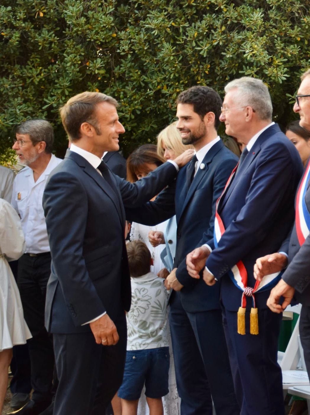 Ian Sielecki, embajador argentino en París, junto al presidente de Francia, Emmanuel Macron.