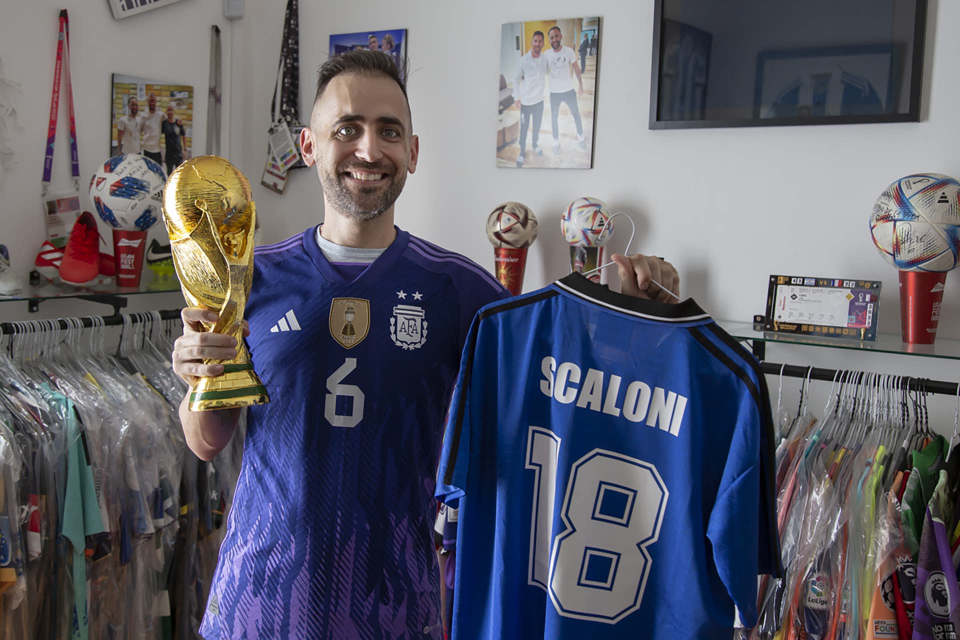 "Chispa", el hincha que cambió la camiseta con Scaloni en el mundial