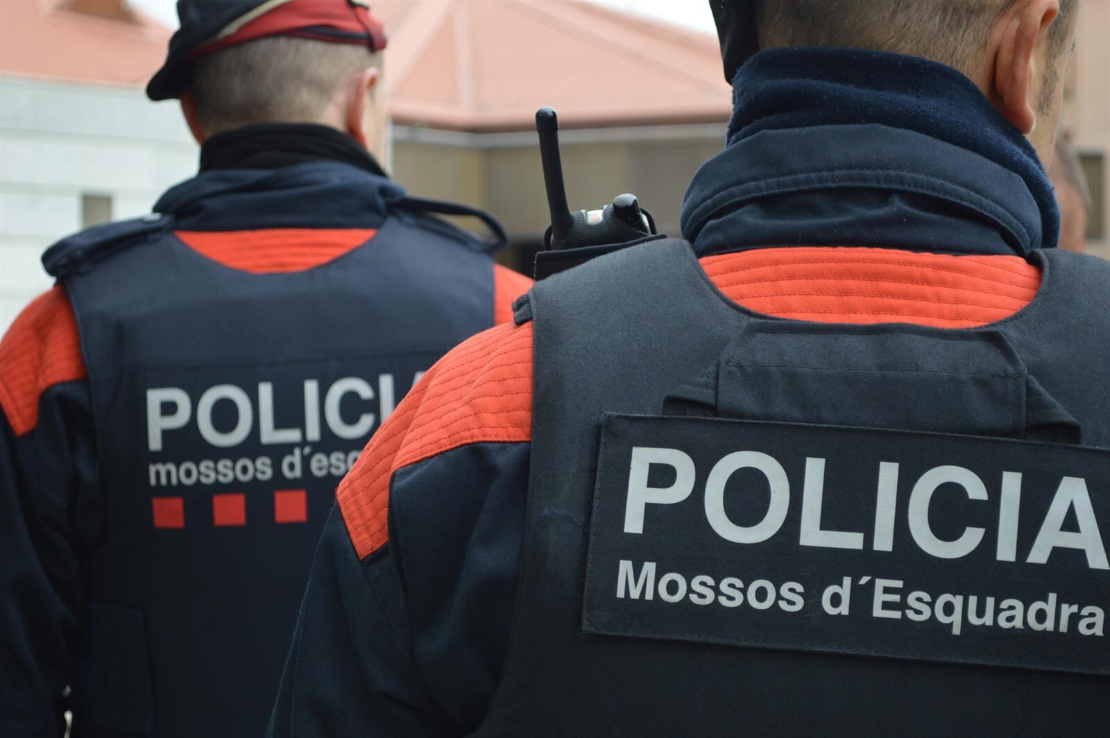 Dos agentes de Mossos d'Esquadra en una imagen de archivo.  (Europa Press)

