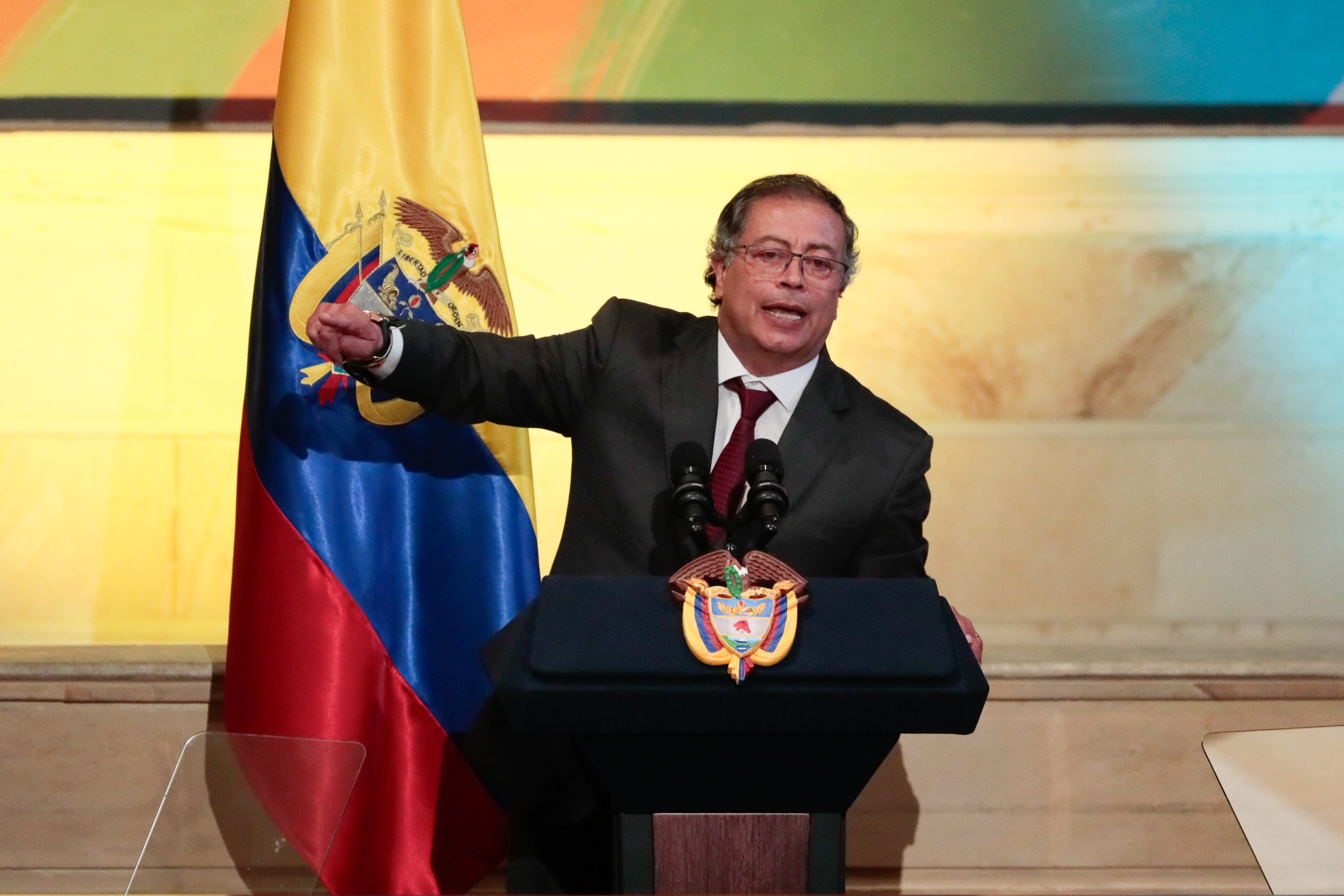 La última encuesta de Opinómetro muestra un desplome en la aprobación del presidente colombiano, marcando el nivel más bajo desde octubre de 2022, poco después de su posesión - crédito Carlos Ortega/EFE 