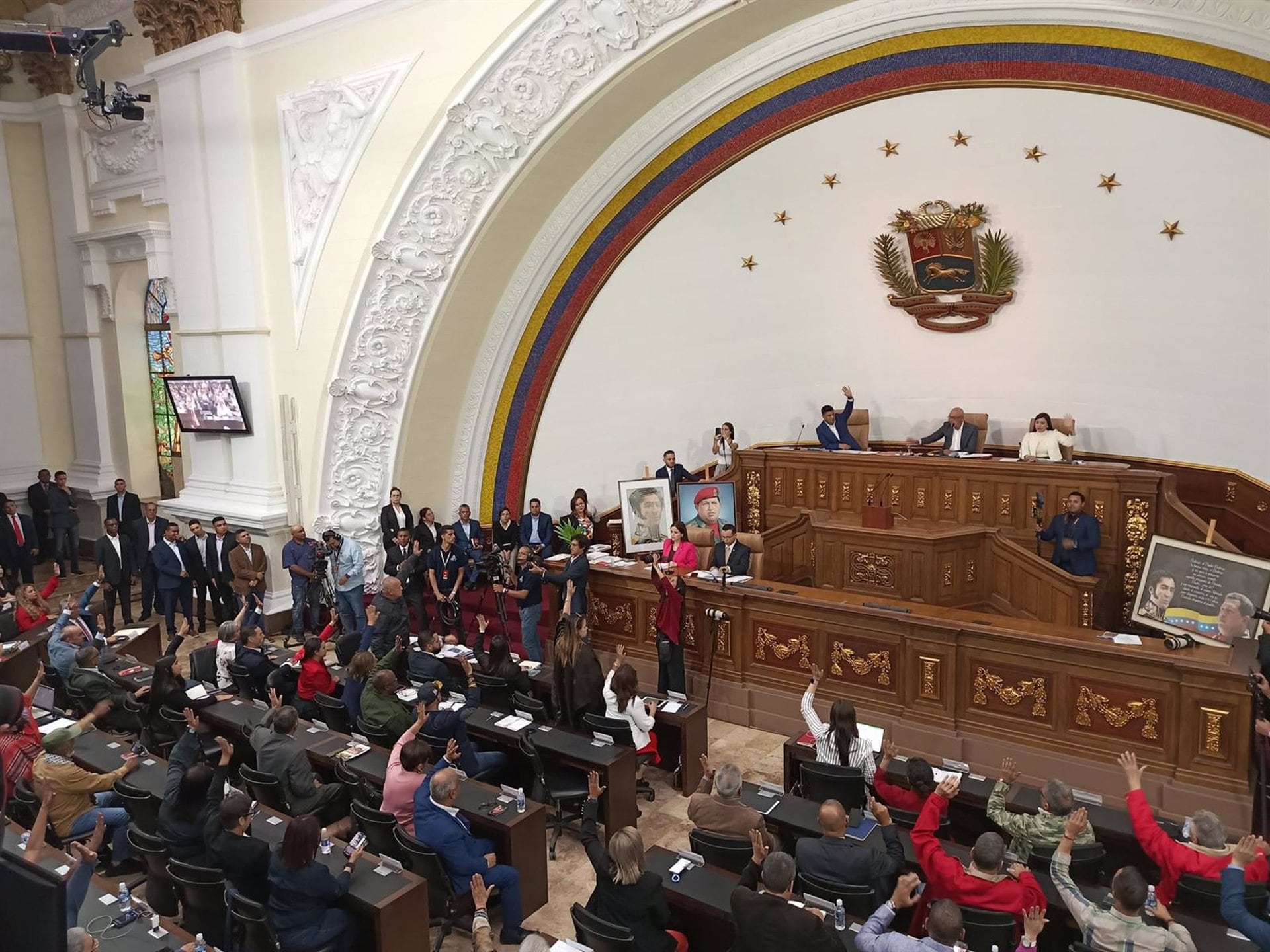 La comisión del Parlamento venezolano presenta una resolución para pedir al Gobierno la ruptura con España