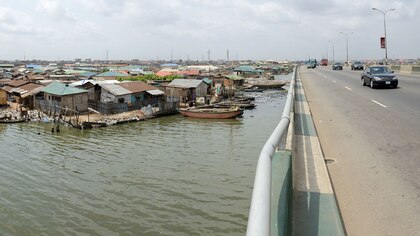 La “Venecia de África” enfrenta una amenaza creciente del mar
