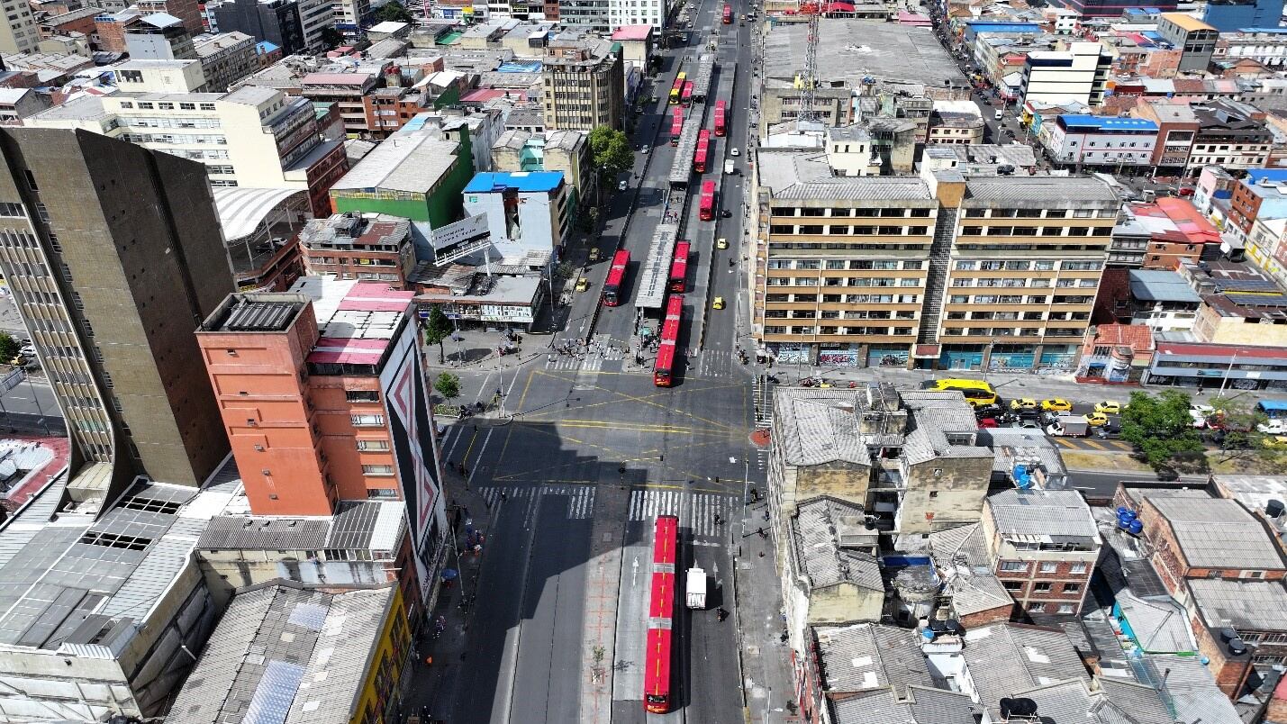 Cierre nocturno en el centro de la ciudad para continuar con el traslado de redes en la avenida Caracas, entre calles 13 y 19 - crédito Metro de Bogotá