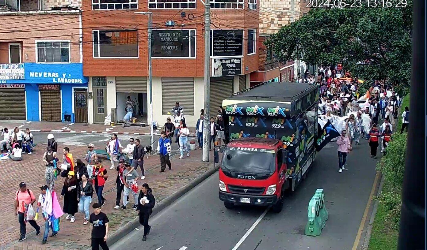 Los manifestantes se dirigen hacia el parque El Tunal, en el sur de la ciudad - crédito Bogotá Tránsito