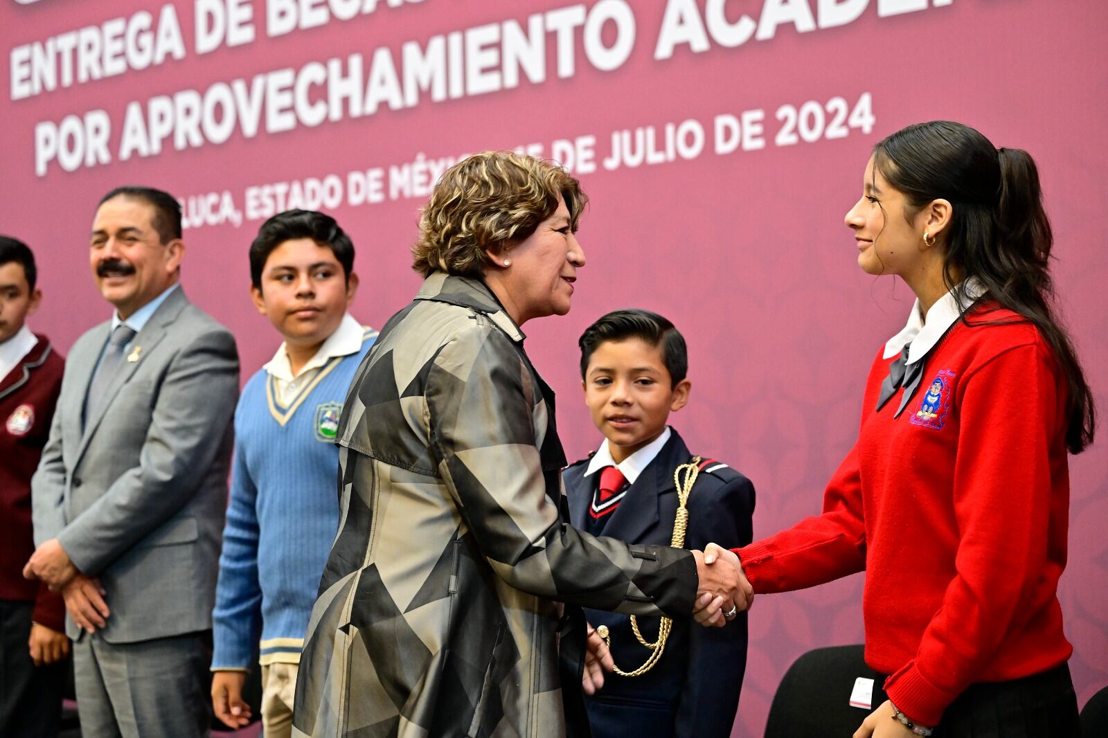 Evento de lanzamiento del programa de becas para estudiantes de escuelas públicas del Estado de México.(Cortesía Gobierno del Estado de México).