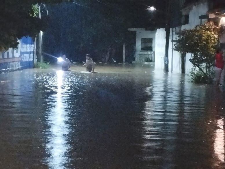 Foto de las inundaciones derivadas del desbordamiento del Río Los Perros en Juchitán, Oaxaca