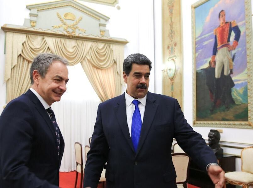 El ex presidente del PSOE de 2004 a 2011 José Luis Rodríguez Zapatero y el dirigente venezolano Nicolás Maduro. (PRESIDENCIA DE VENEZUELA)