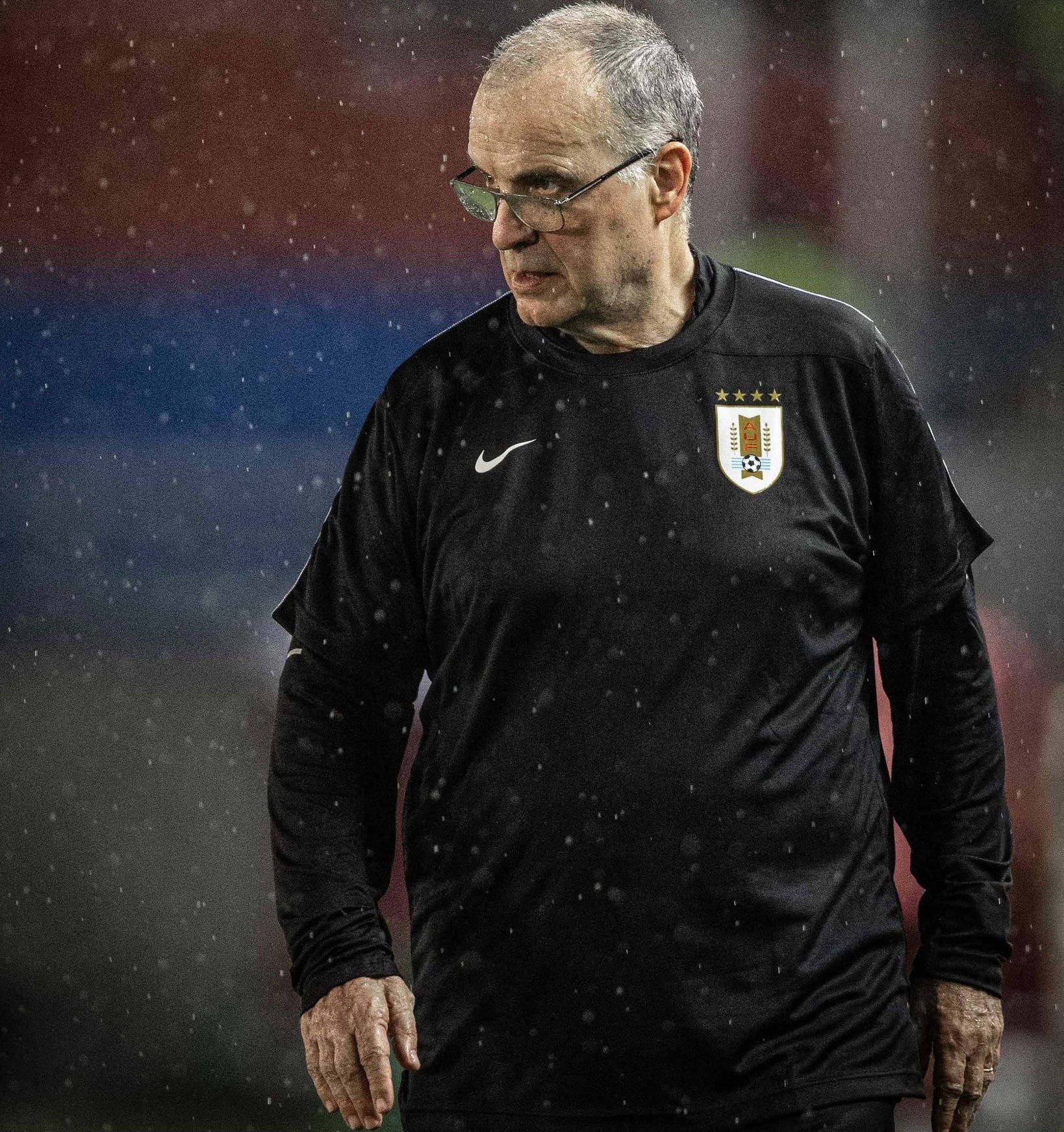 Marcelo Bielsa tuvo una dura autocrítica luego del empate de Uruguay (@AUFOficial)