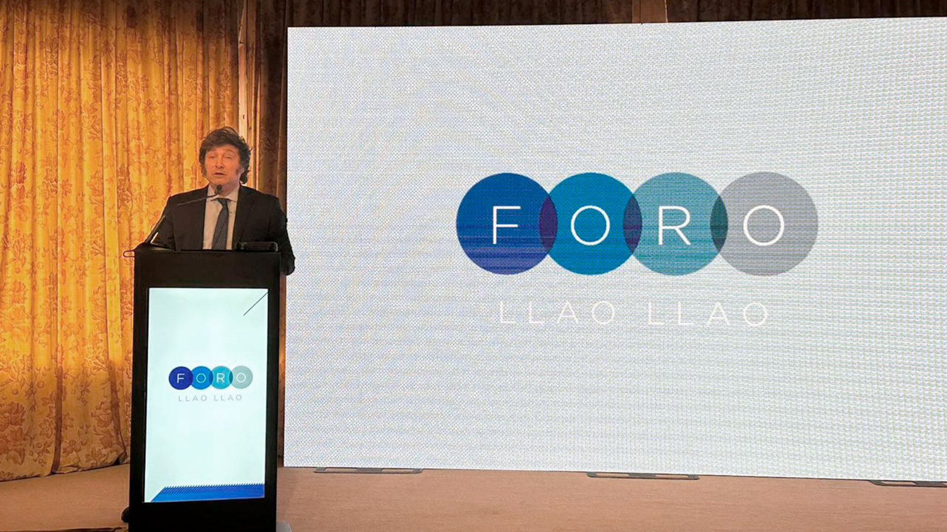 Javier Milei expone en el foro de empresarios del Llao Llao que se realiza en Bariloche