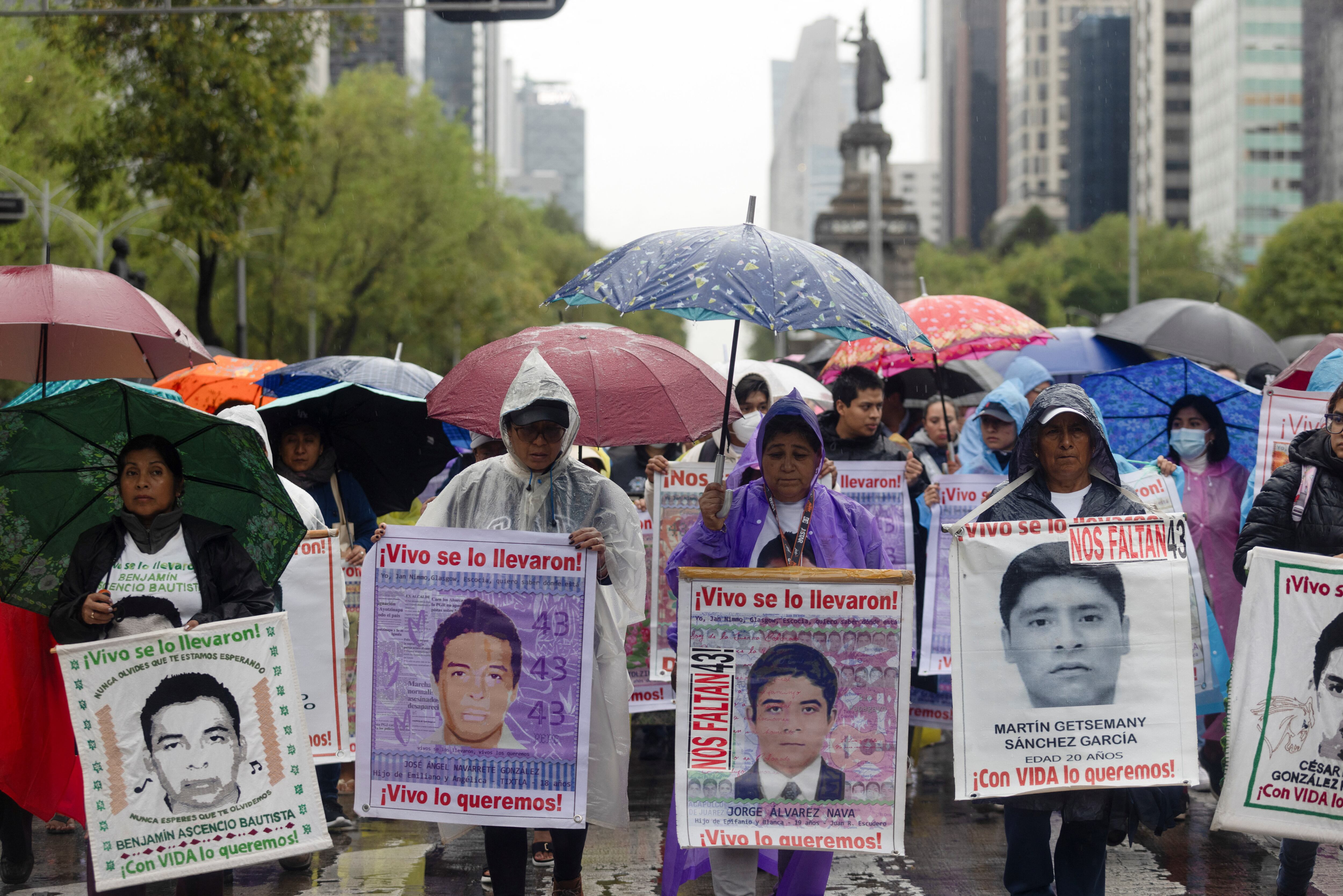 La desaparición de los 43 estudiantes de Ayotzinapa fue uno de los casos que no logró resolver López Obrador (Foto: REUTERS/Quetzalli Nicte-Ha)