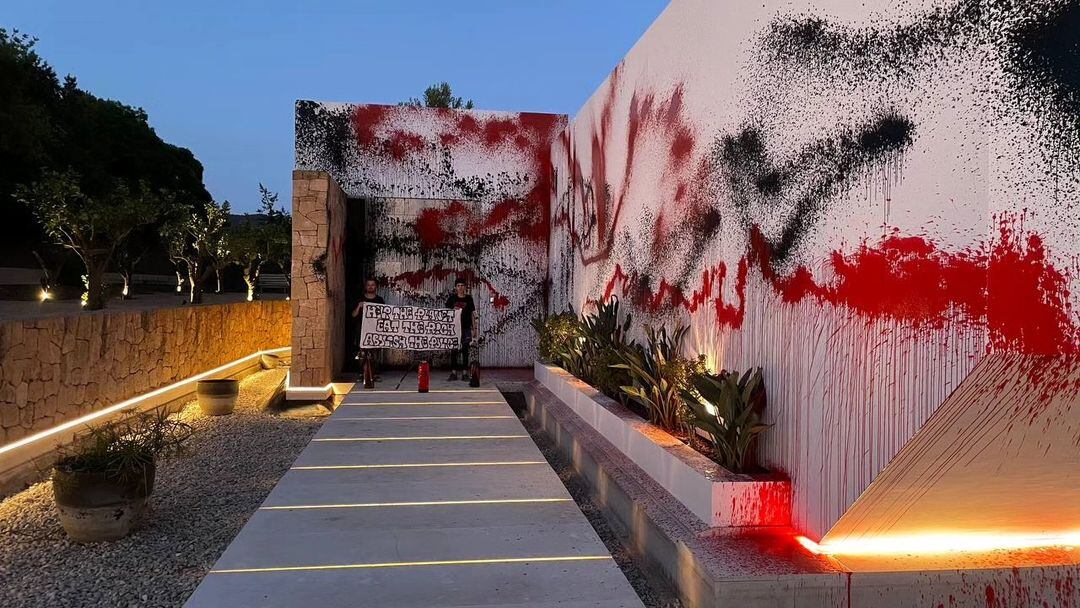 Grupo activista Futuro Vegetal vandalizó la casa de Messi en Ibiza