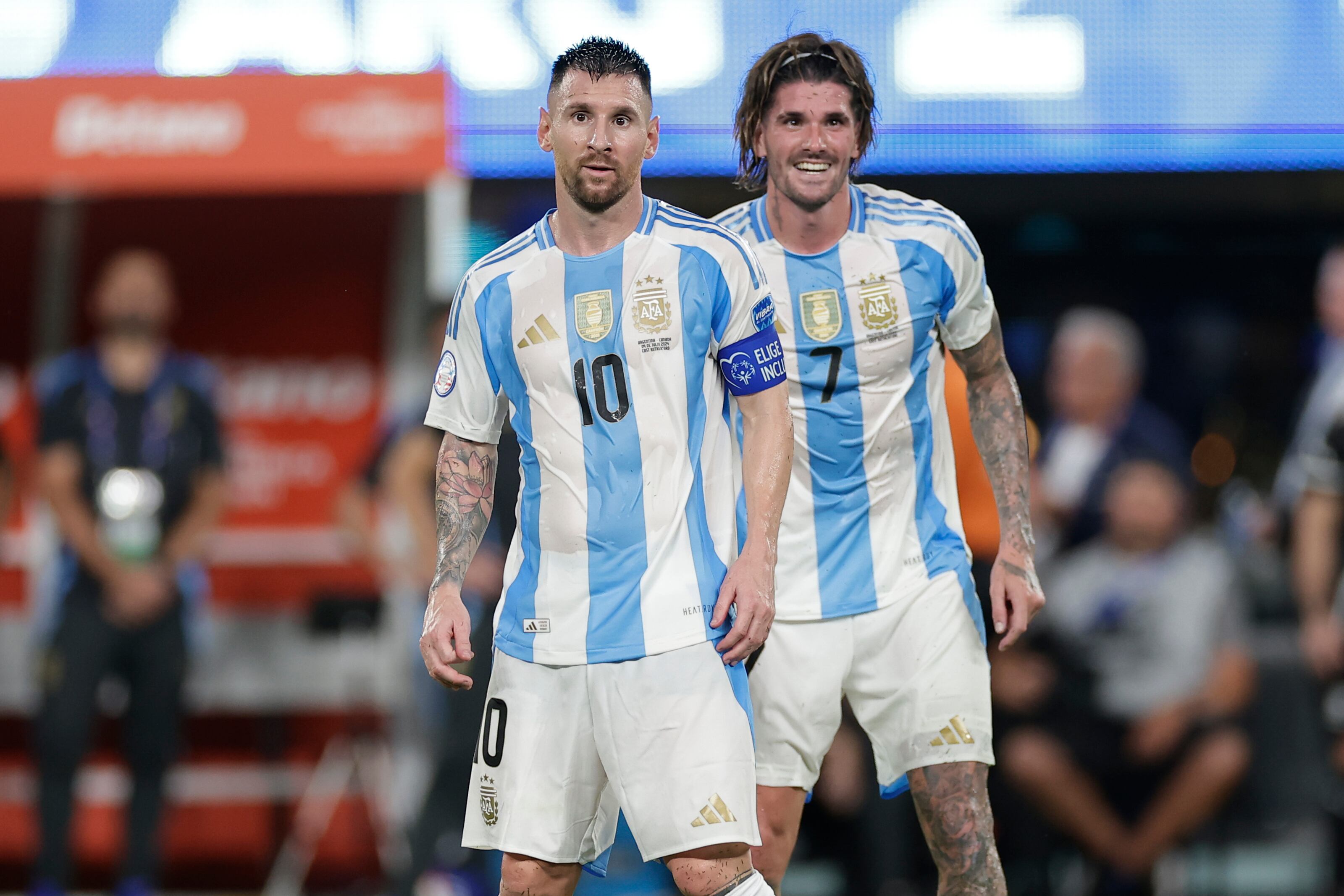 Messi y De Paul, una relación unida por la Selección (AP Foto/Adam Hunger)