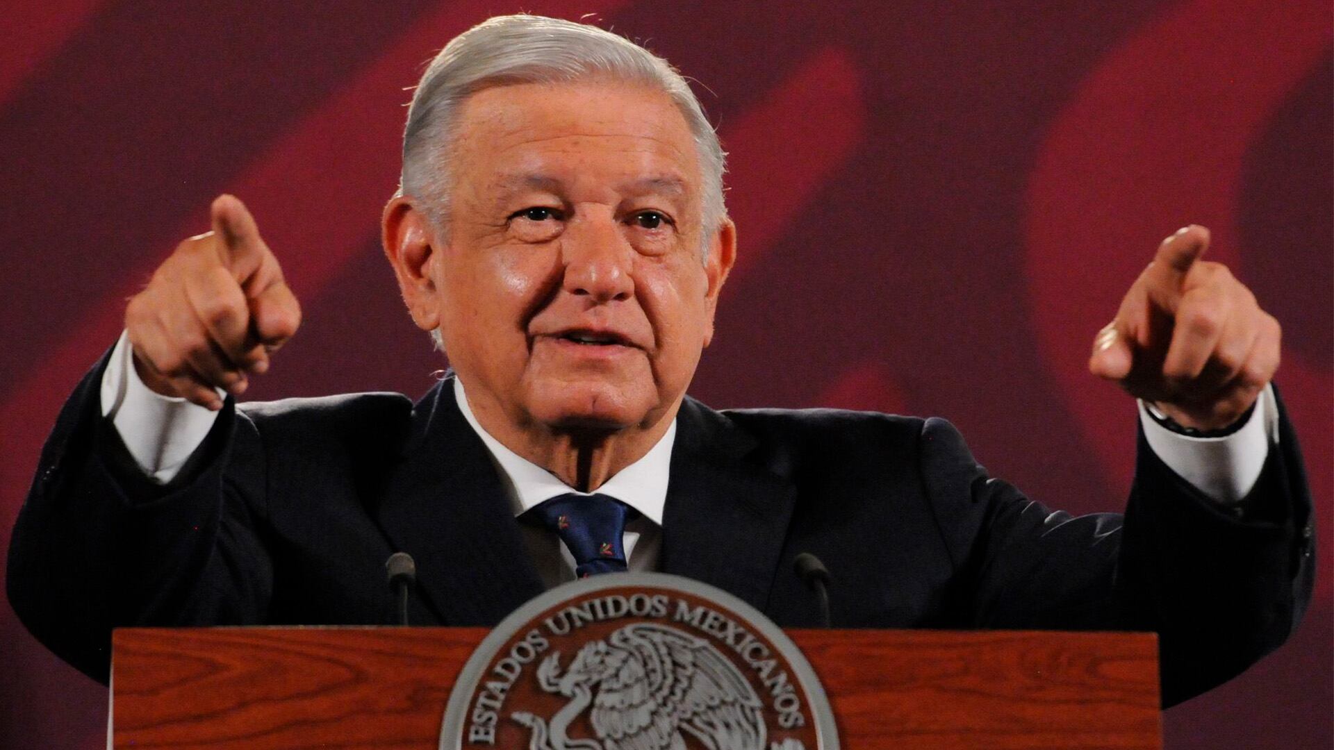 López Obrador descartó la posibilidad de un acuerdo de paz con criminales; celebró actitud de madres buscadoras, pero advirtió que no habrá impunidad
AMLO, Madres buscadoras,