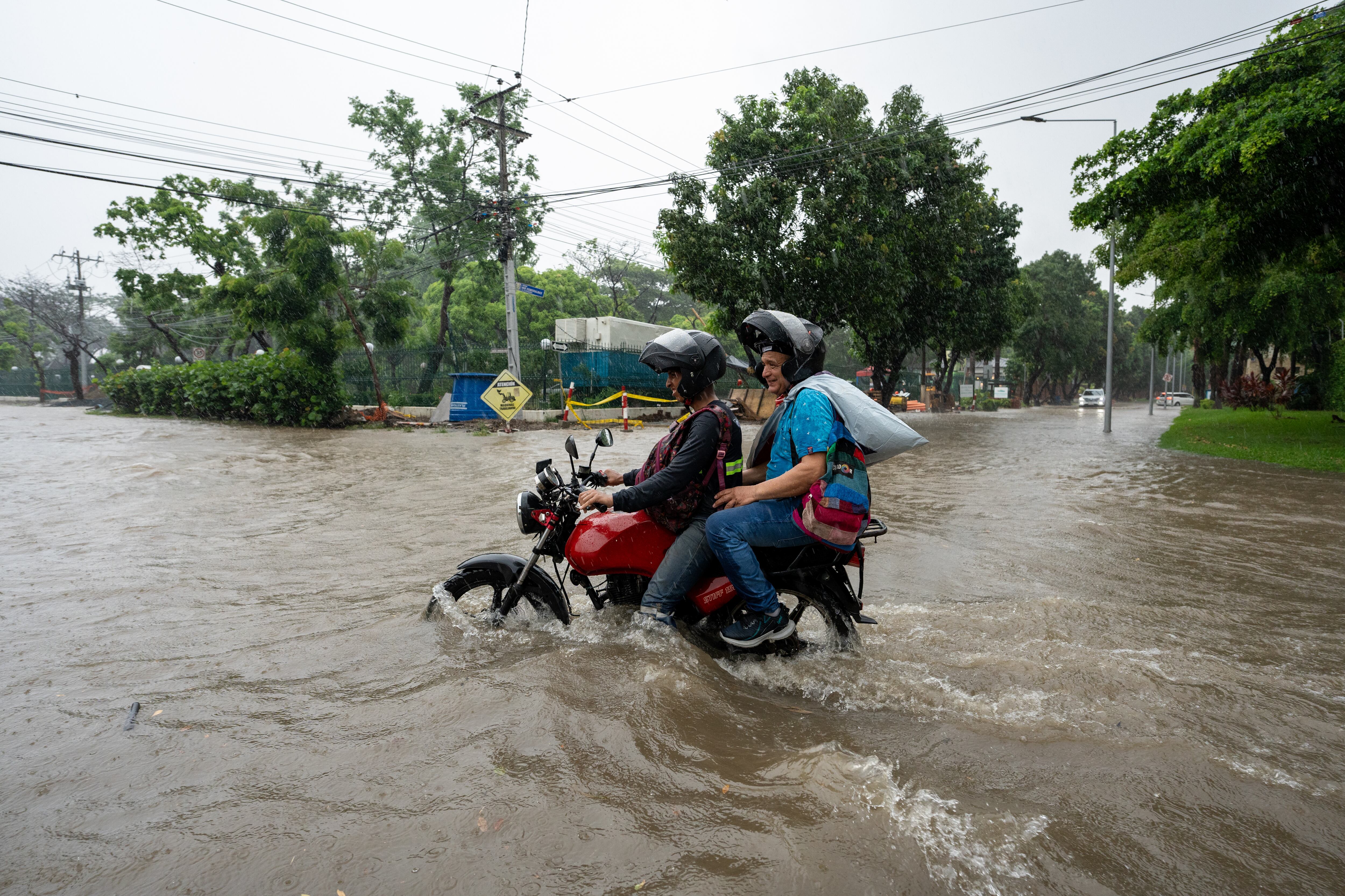 Varias personas fueron evacuadas debido a las inundaciones (EFE/ARCHIVO)