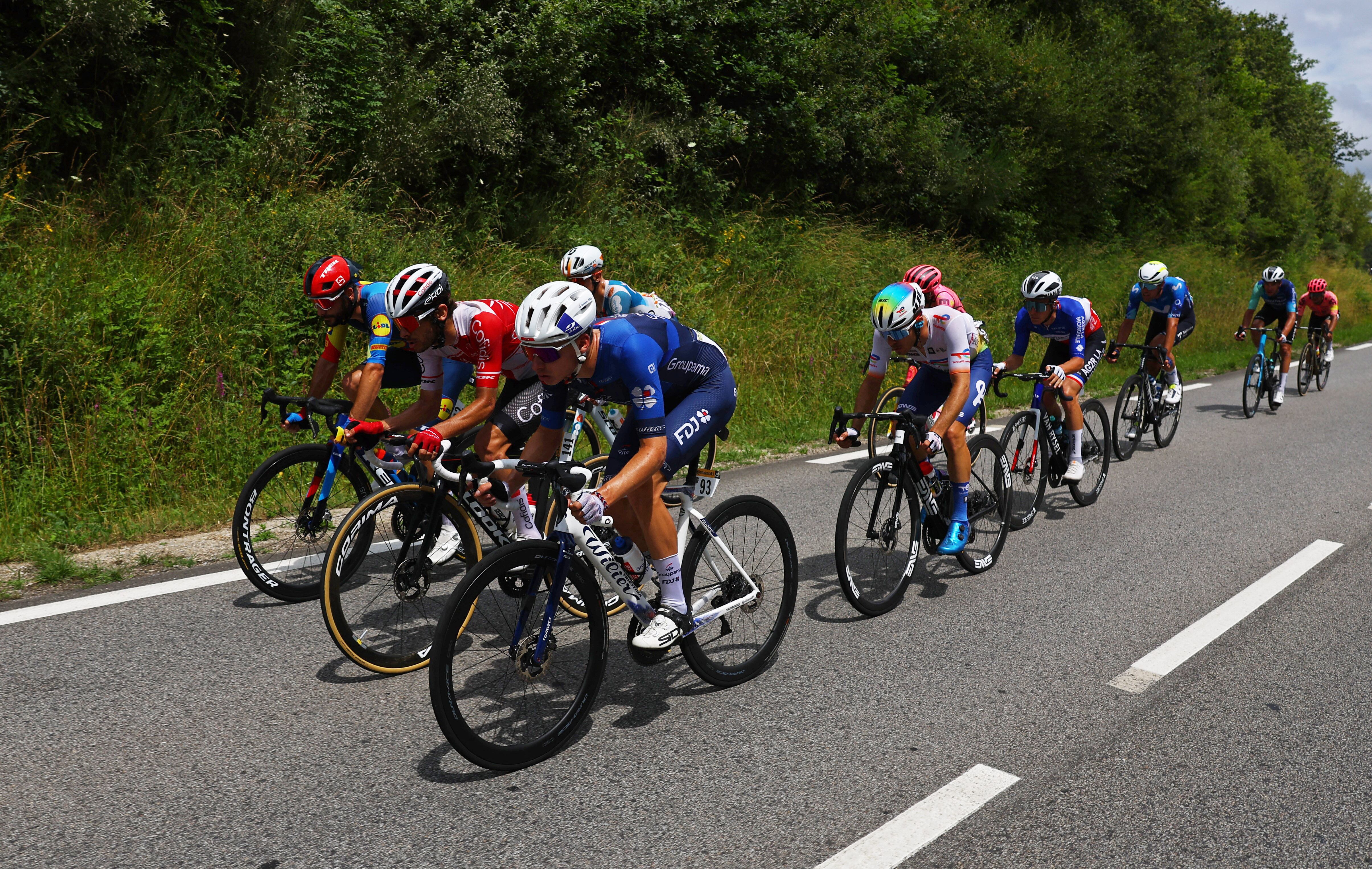 Comienzo de la etapa 11 del Tour de Francia  crédito Molly Darlington / REUTERS