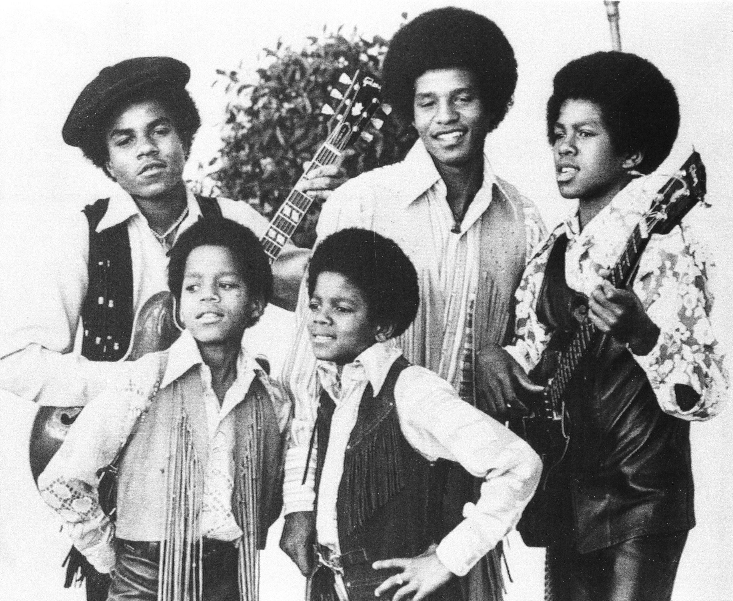 Tito Jackson era guitarrista y vocalista de Los Jackson 5. Él y sus hermanos fueron admitidos en el Salón de la Fama del Rock and Roll en 1997 (Foto AP, archivo)