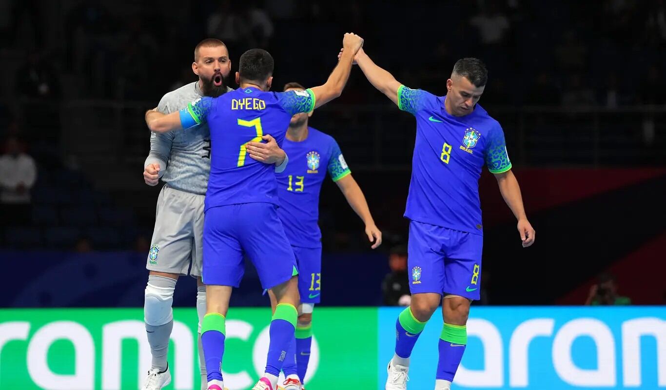 Brasil espera por Argentina en la final del Mundial de Futsal (FIFA)