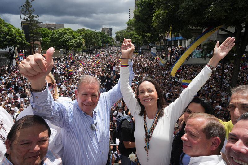 María Corina Machado y el candidato presidencial opositor Edmundo González Urrutia en una manifestación en Caracas, Venezuela, el 30 de julio de 2024, dos días después de las elecciones (REUTERS/Alexandre Meneghini)