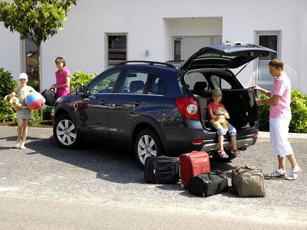 El SUV termina siendo el auto perfecto para una familia. El padre cede su prioridad y elige un tipo de vehículo que se adapta a las nuevas necesidades